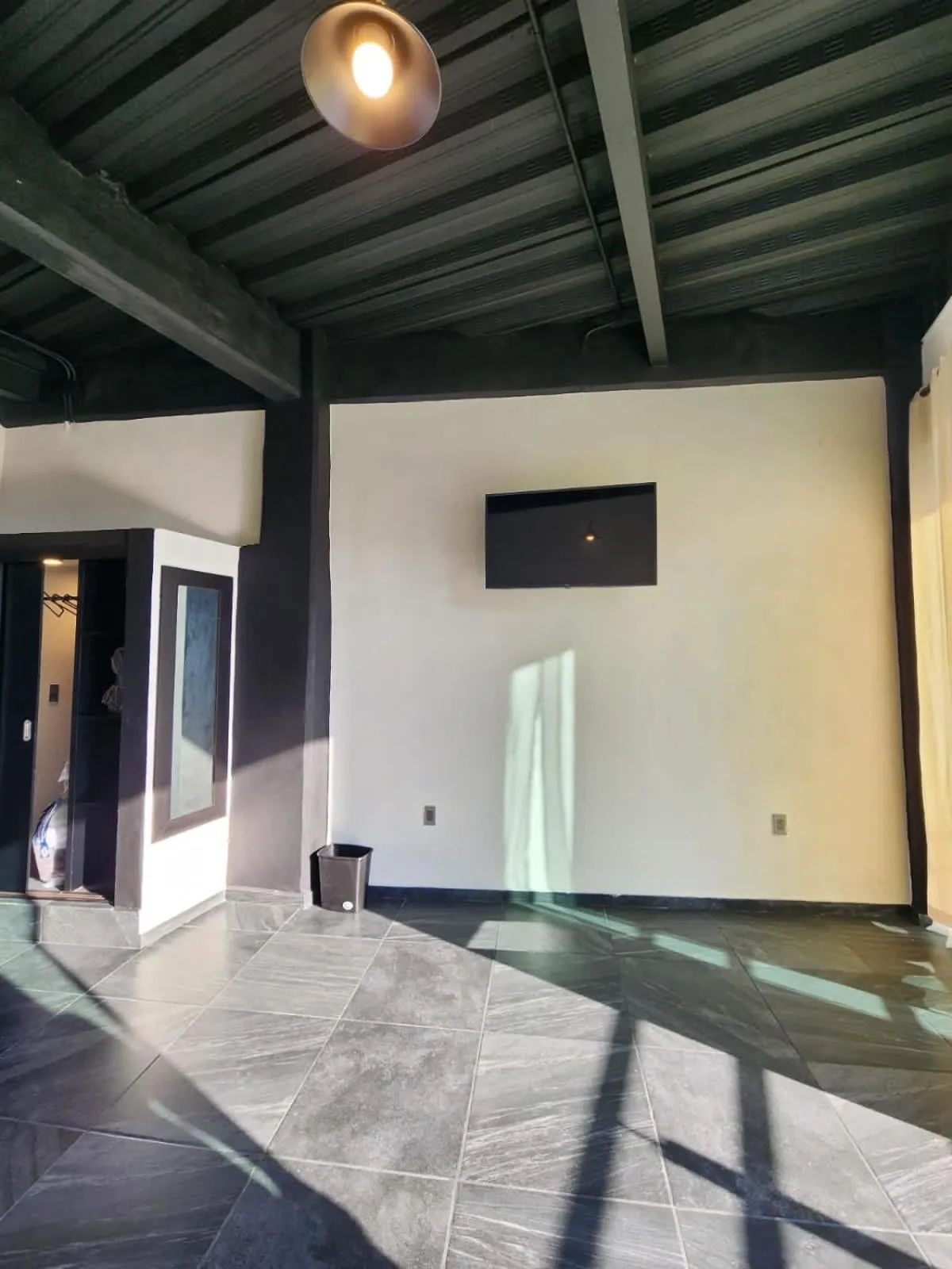 Photo of the whole room in DPJ HOTEL