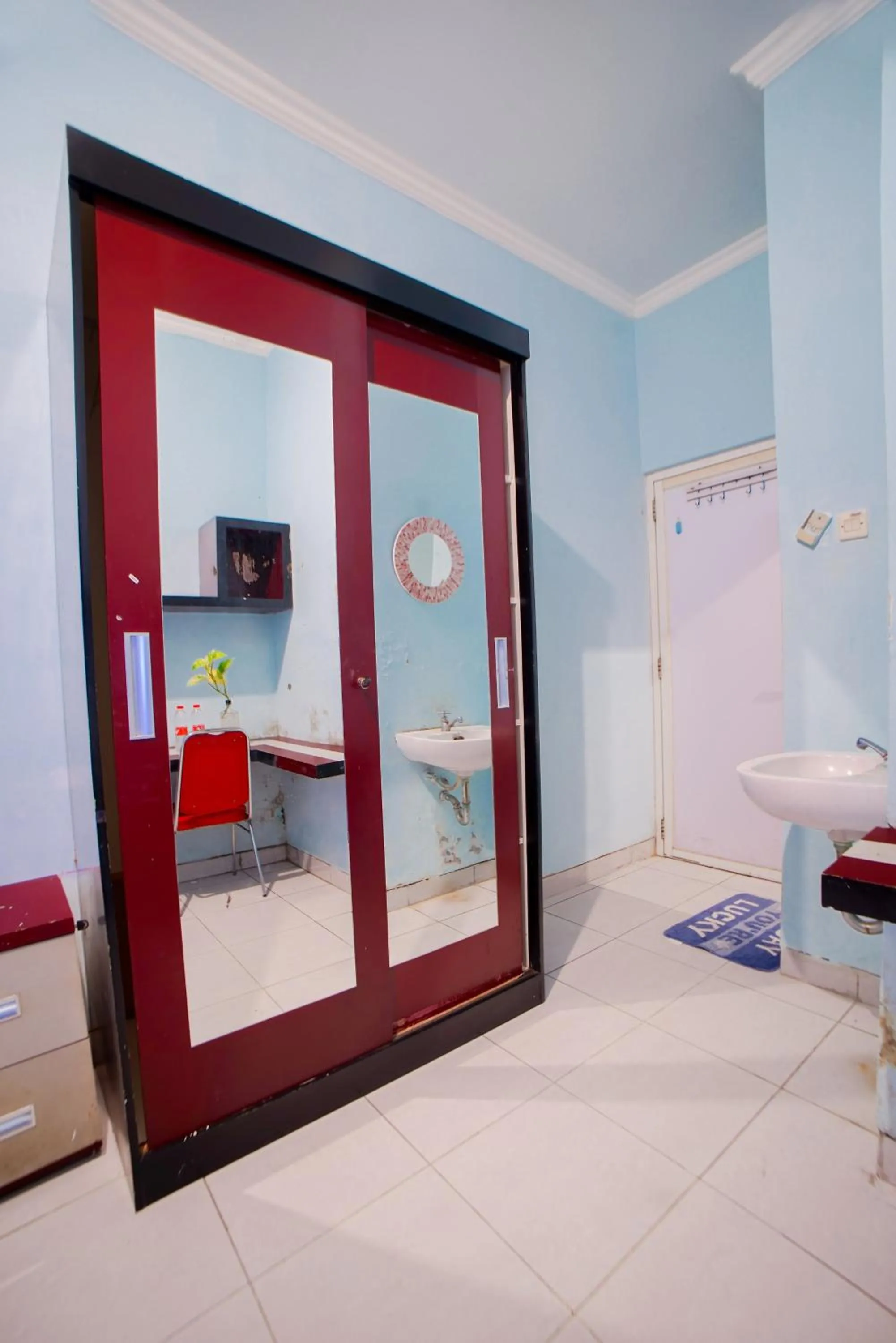 Bed in Zaira Residence By Occupied