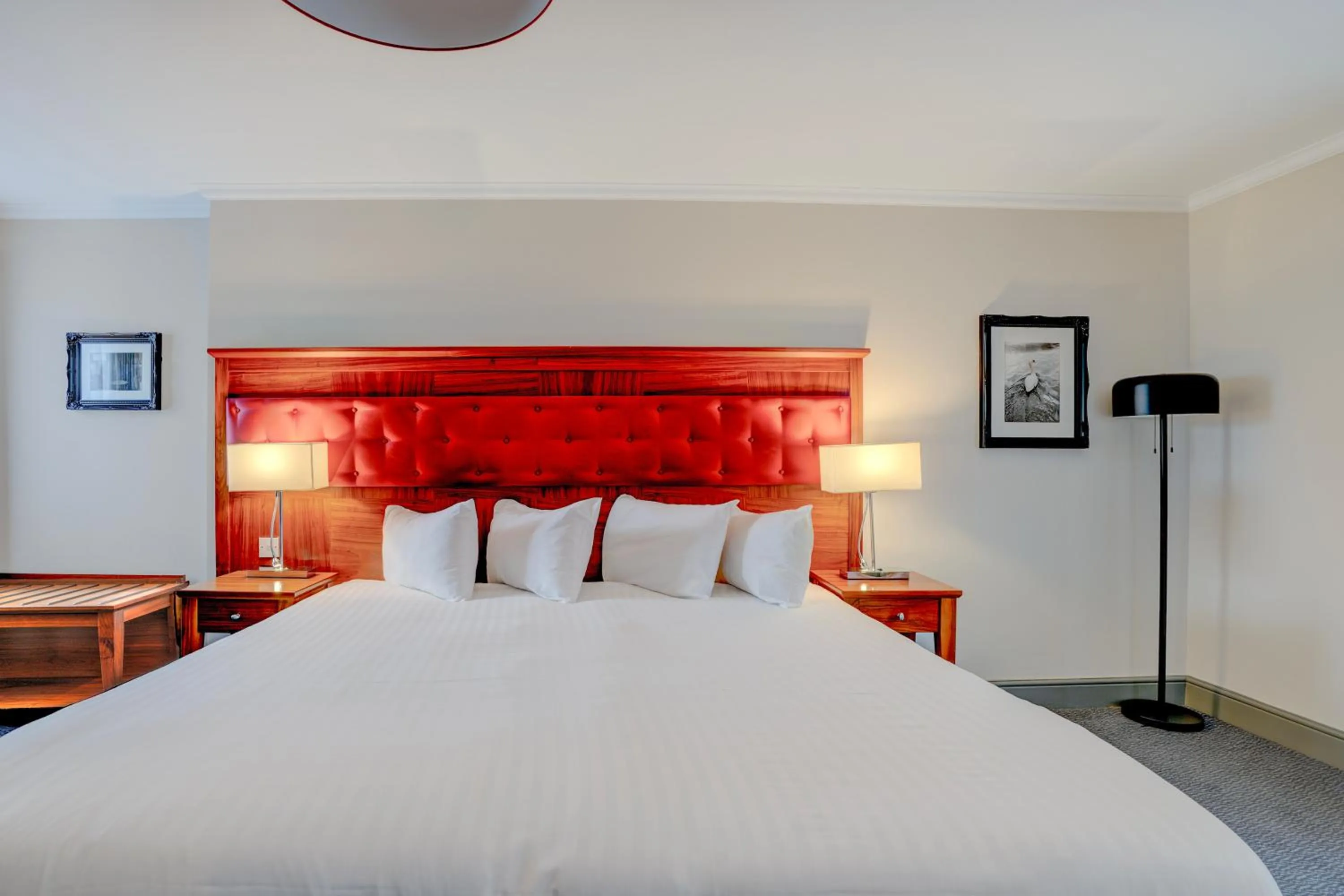 Bed in Sunday London Staines-upon-Thames Heathrow T5