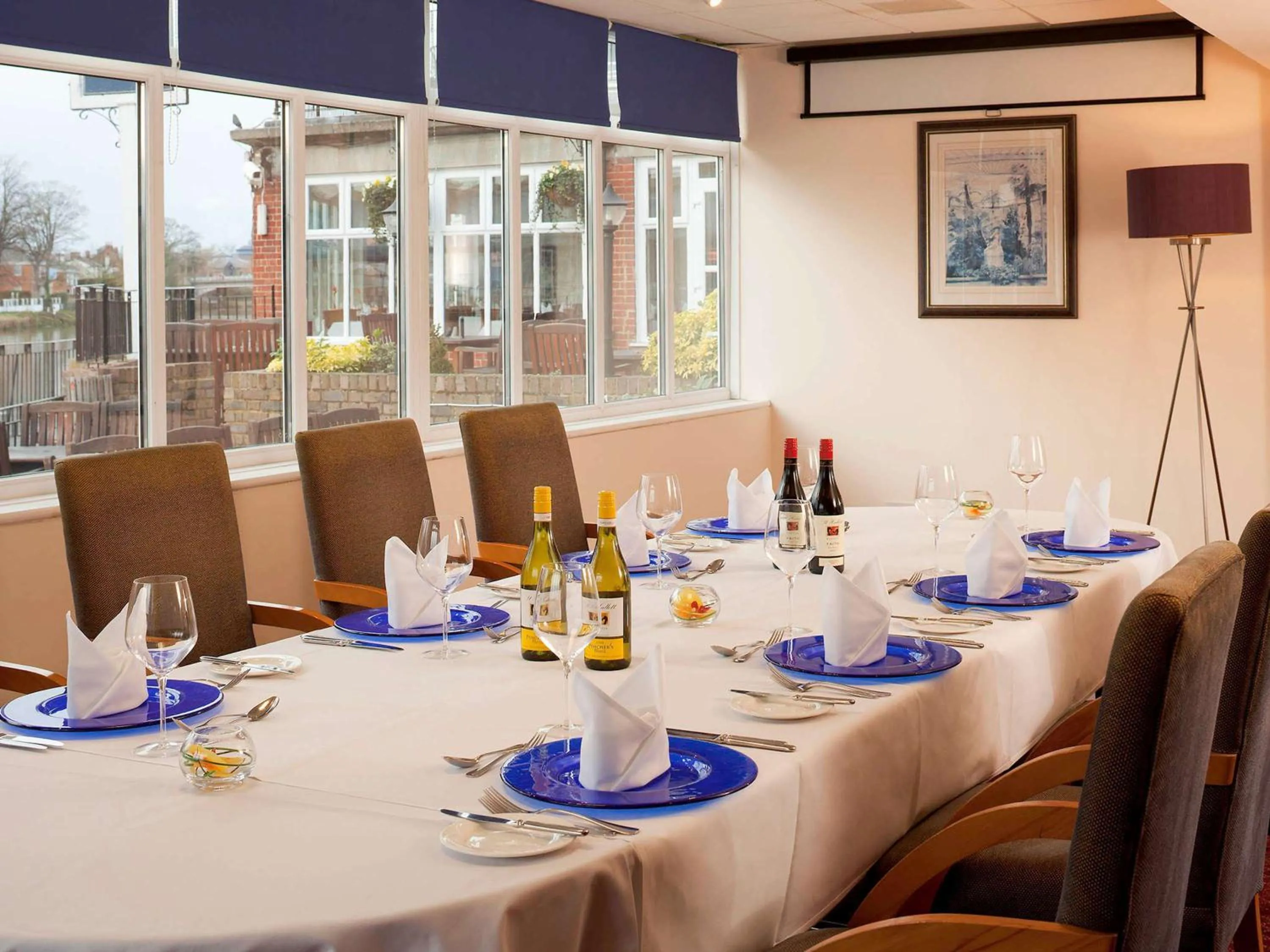 Meeting/conference room in Sunday London Staines-upon-Thames Heathrow T5