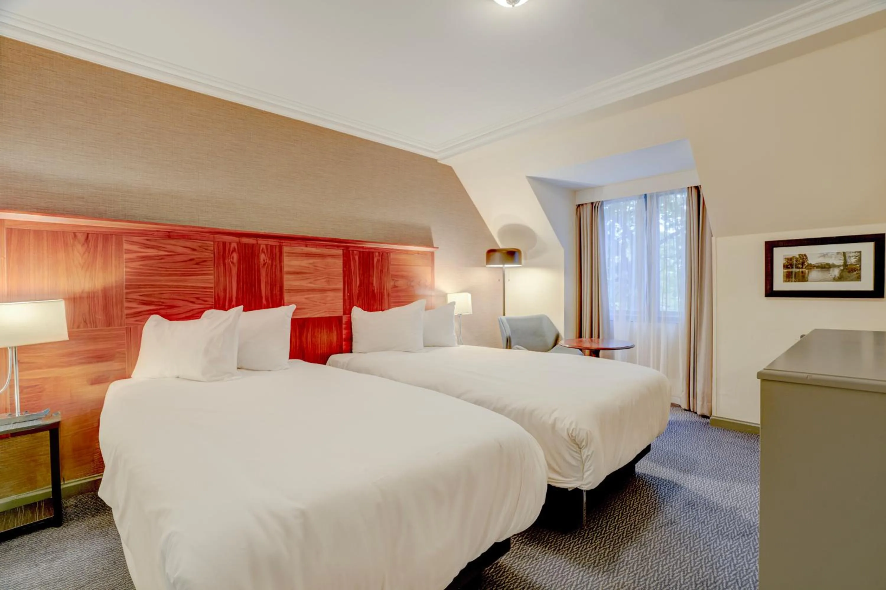 Bedroom, Bed in Sunday London Staines-upon-Thames Heathrow T5