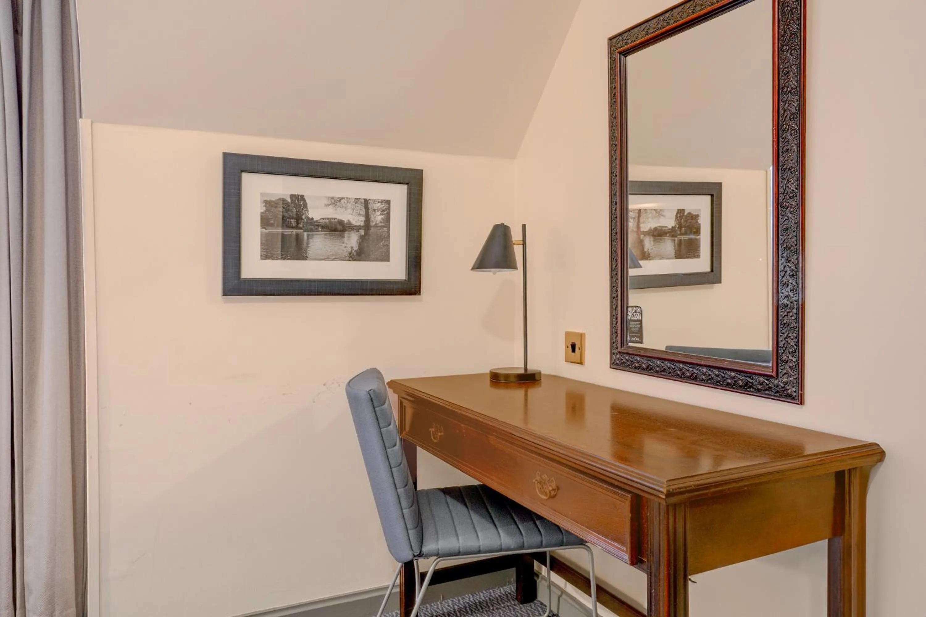 Sunday London Staines-upon-Thames Heathrow T5