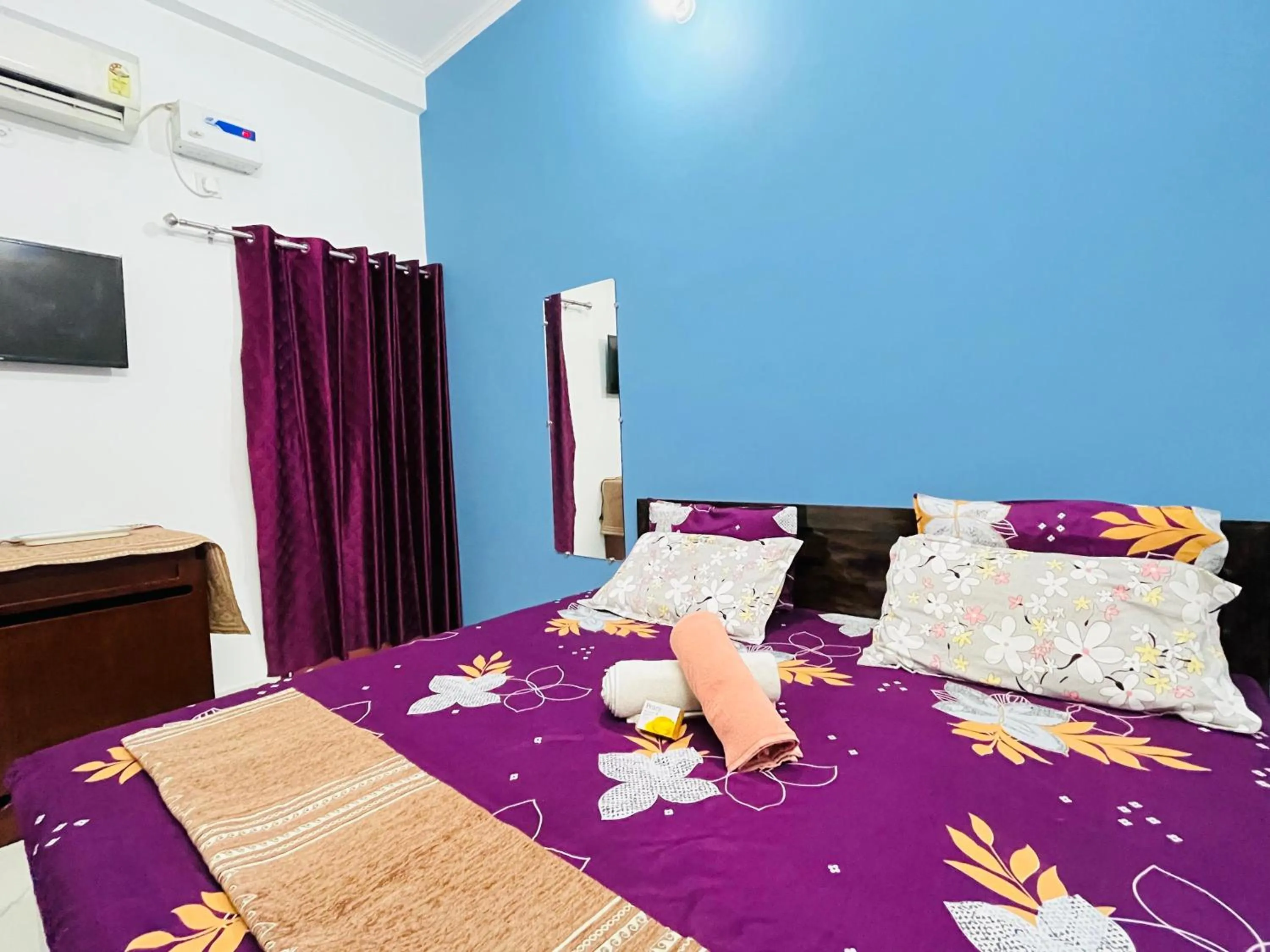 Bedroom, Bed in Maa vaishno paying guest house