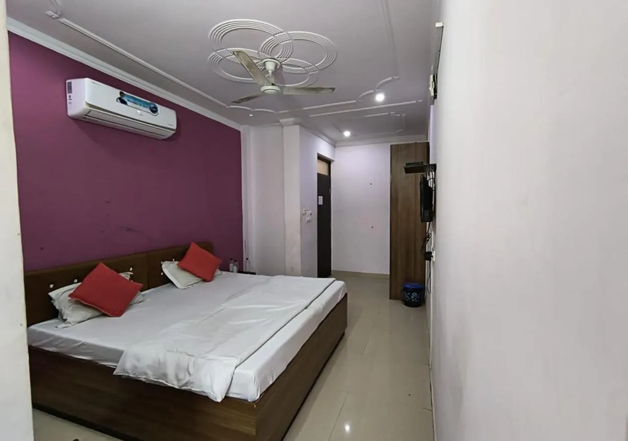 Bed in Hotel Bullet Inn Jaipur