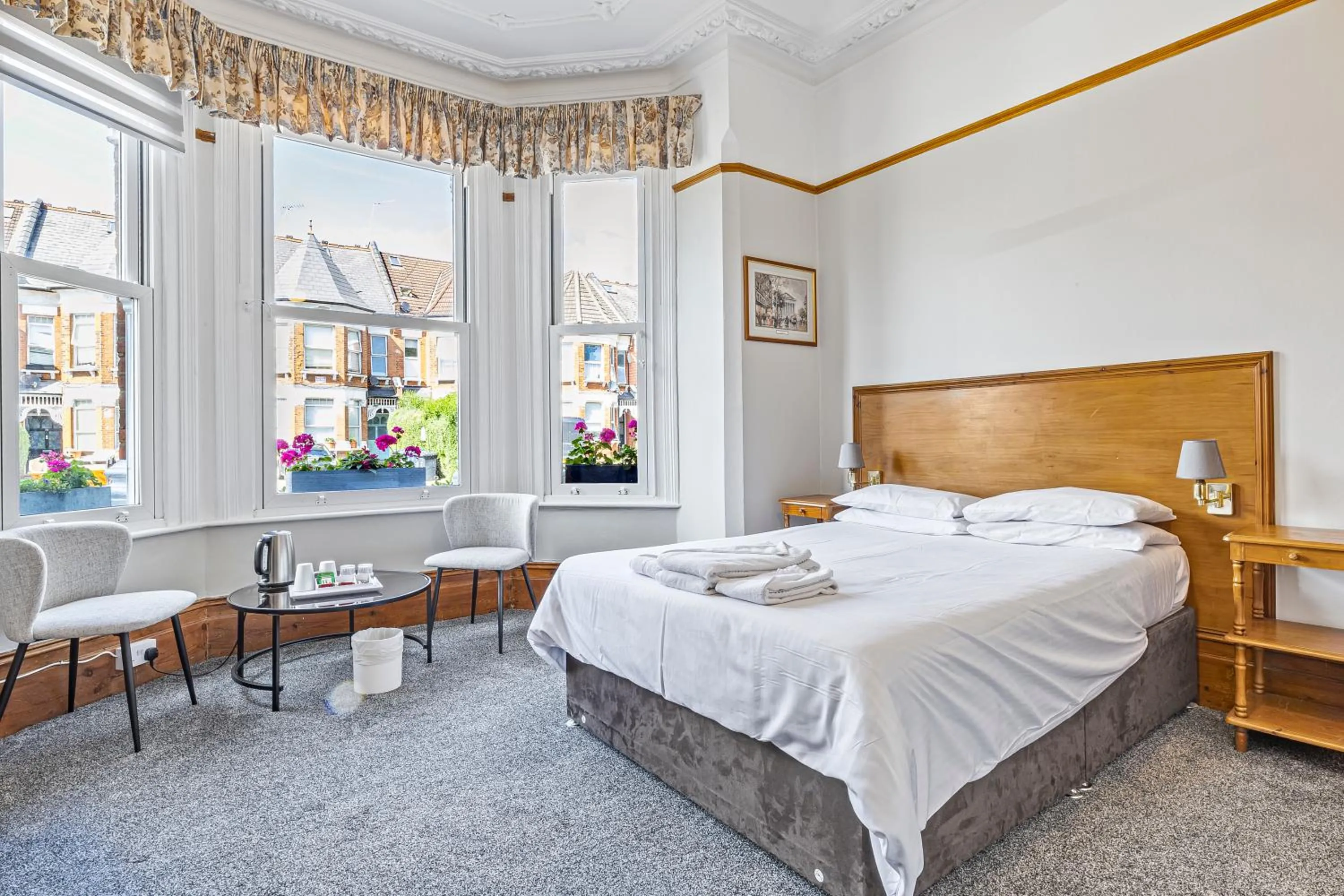 Property building, Bed in Heatherbank Guest House