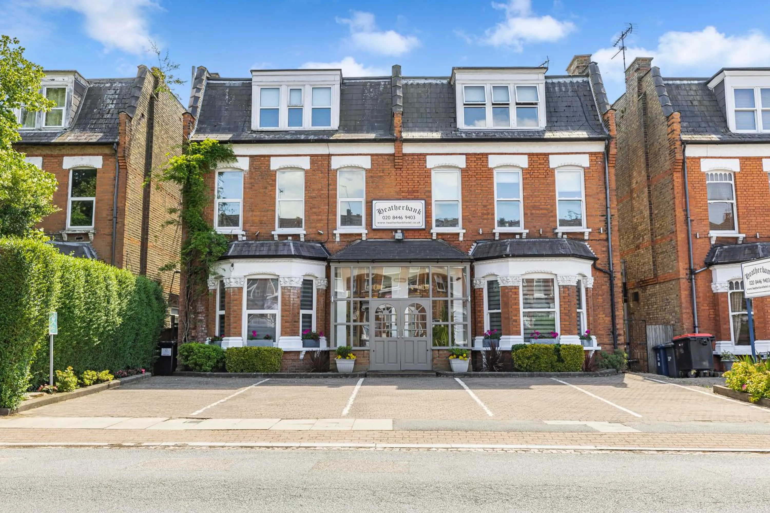 Property building in Heatherbank Guest House