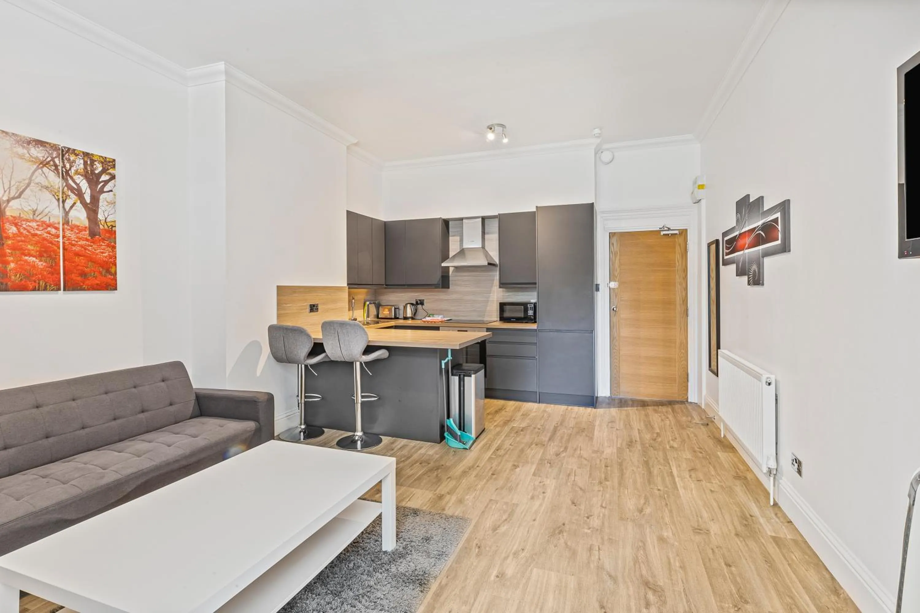 Property building in Heatherbank Guest House