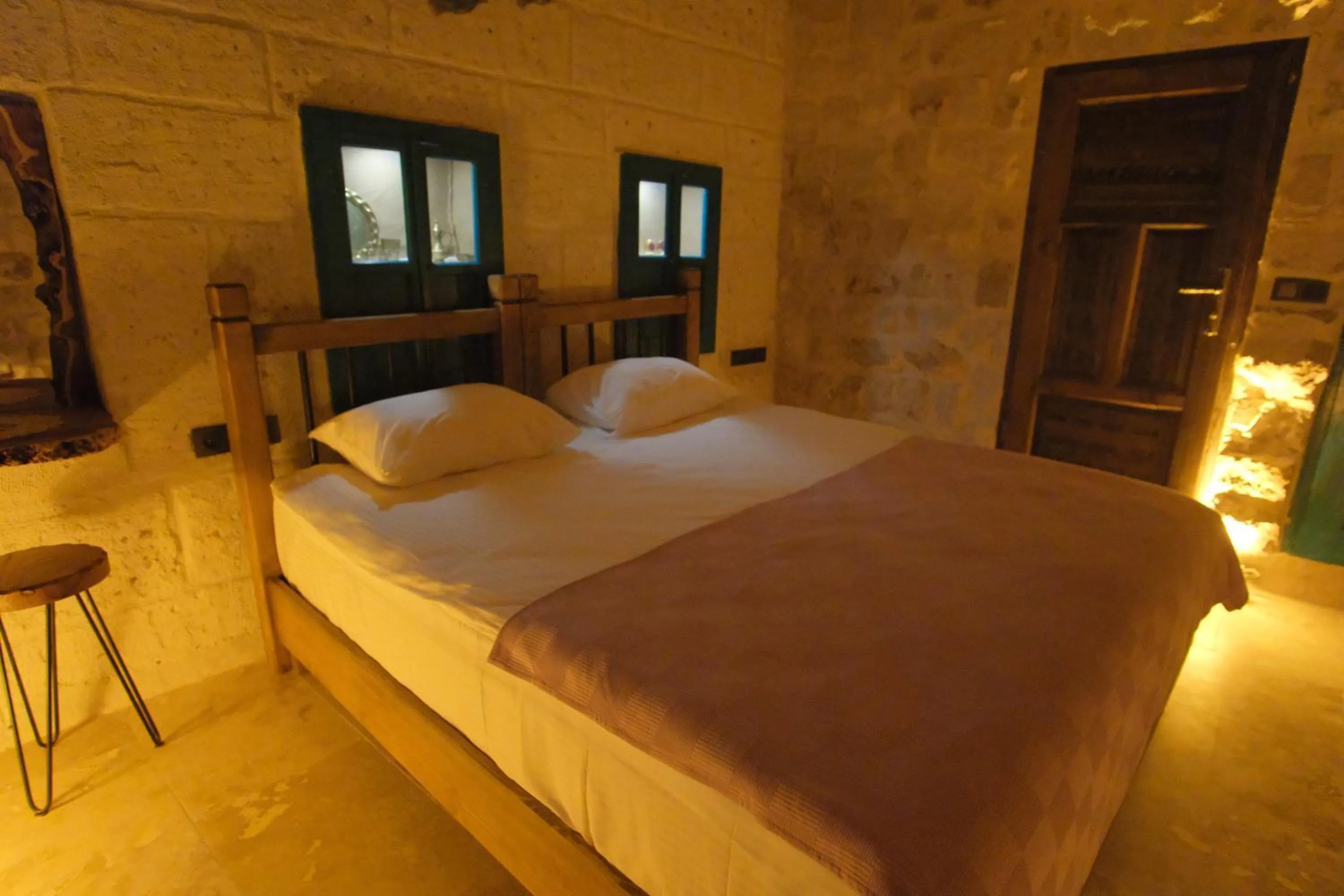 Bed in Euphoria Cave House