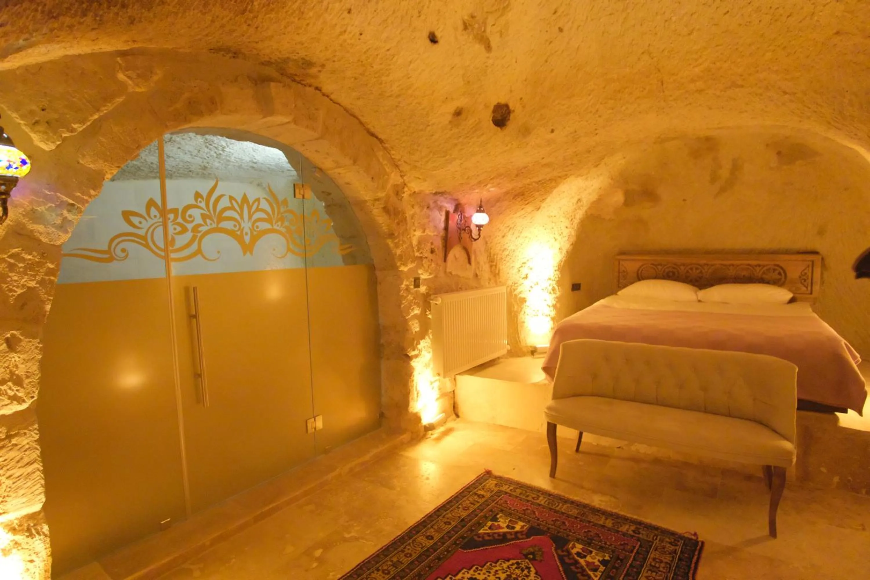 Bed in Euphoria Cave House