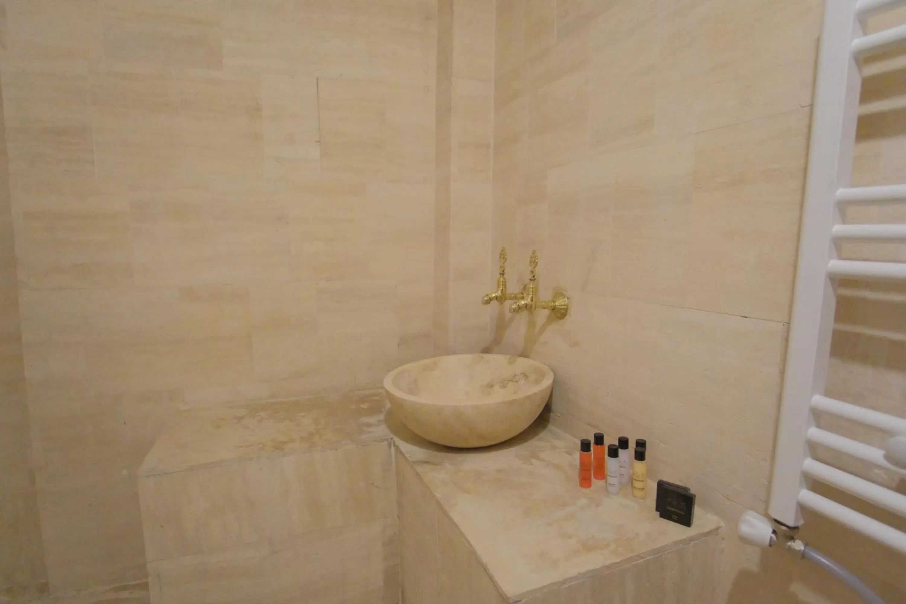 Bathroom in Euphoria Cave House