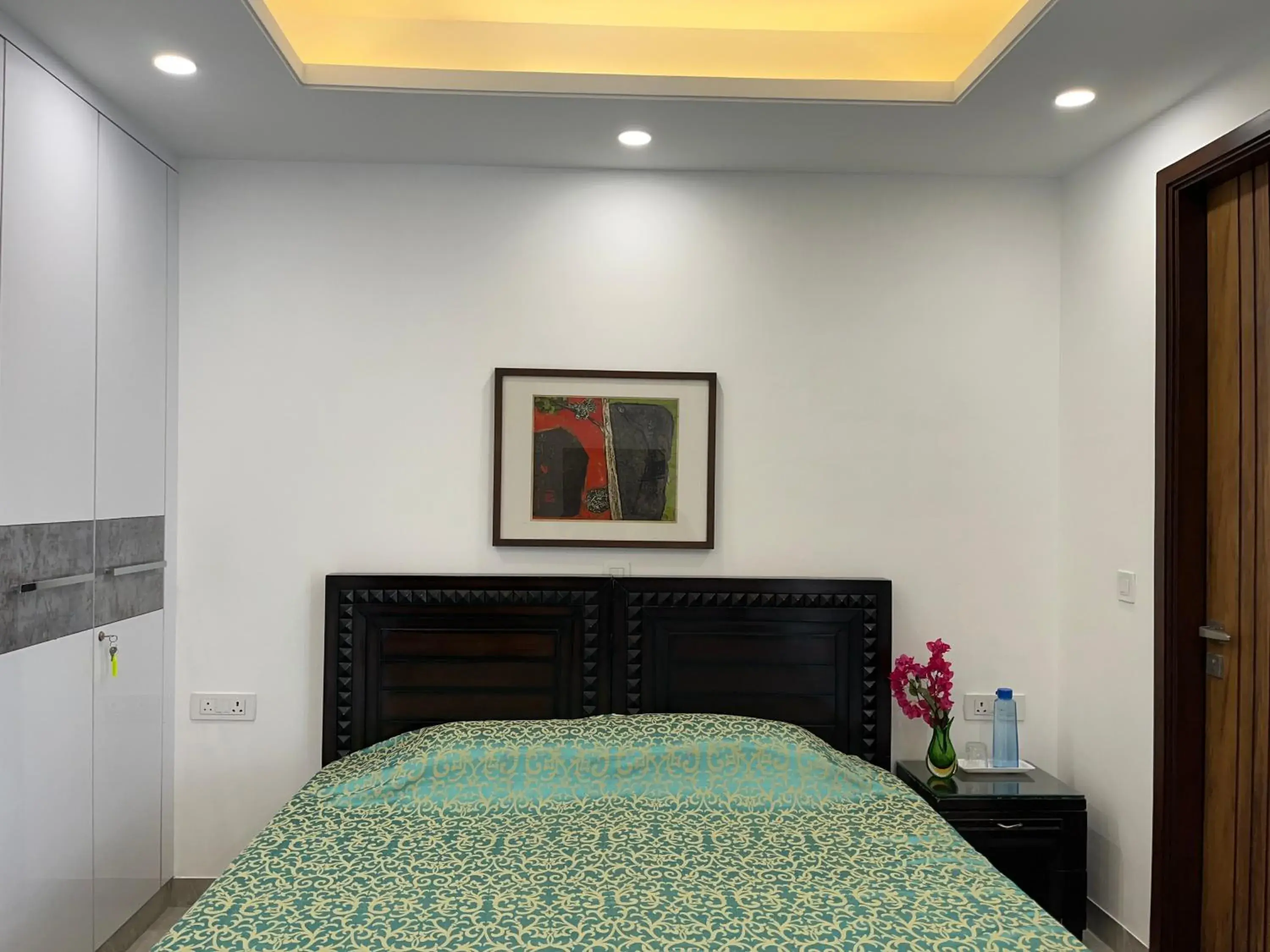 Double Room with Balcony - single occupancy in Fully Furnished Comfortable Rooms in Hauz Khas - Woodpecker Apartments Double Room with Balcony - single occupancy in Fully Furnished Comfortable Rooms in Hauz Khas - Woodpecker Apartments