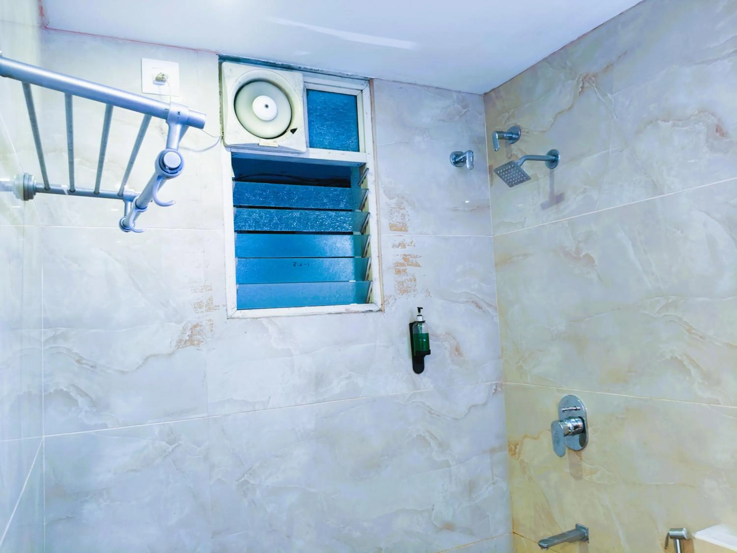 Athasri Hotel Infantry Road