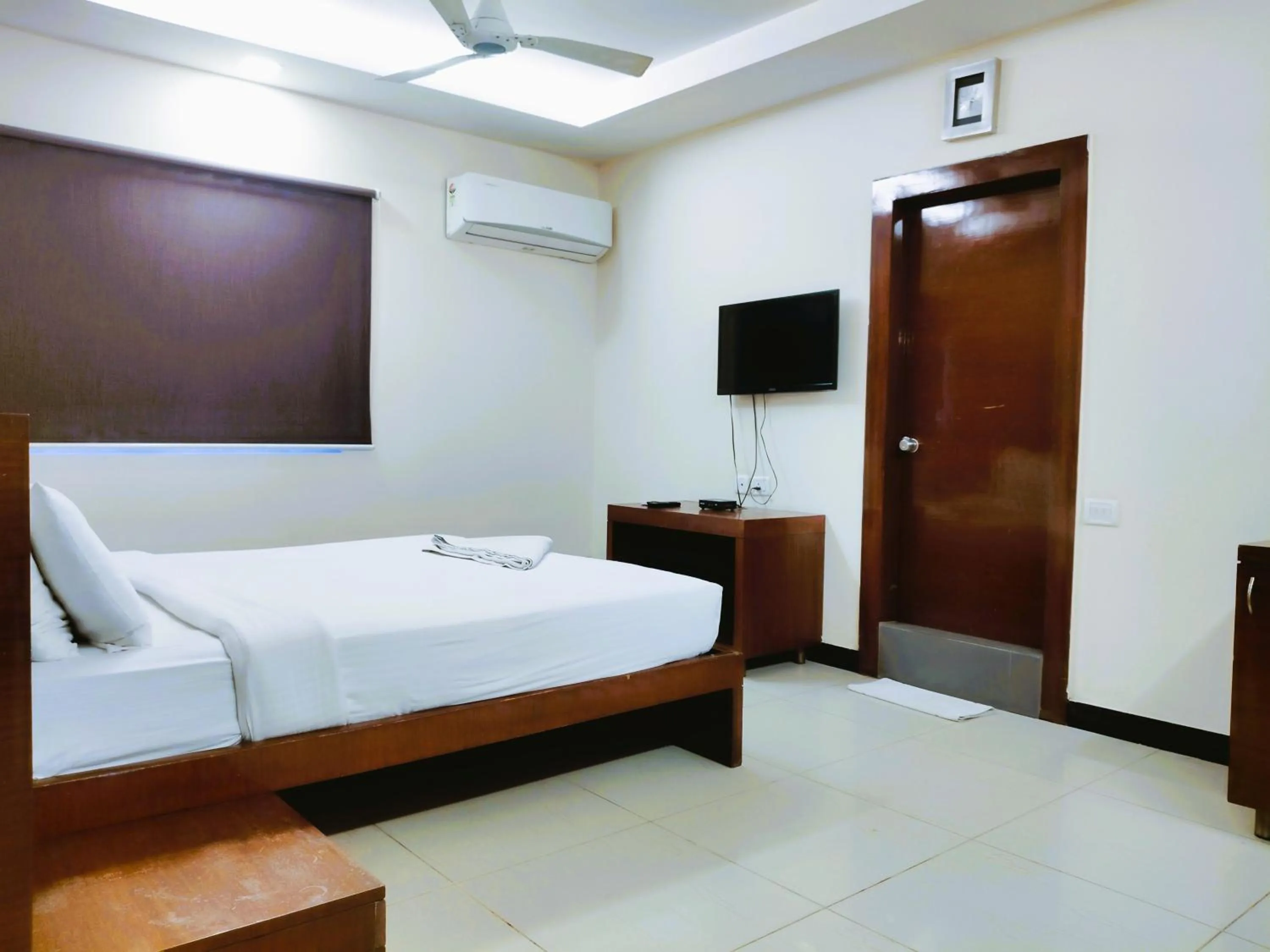 Bed in Athasri Hotel Infantry Road