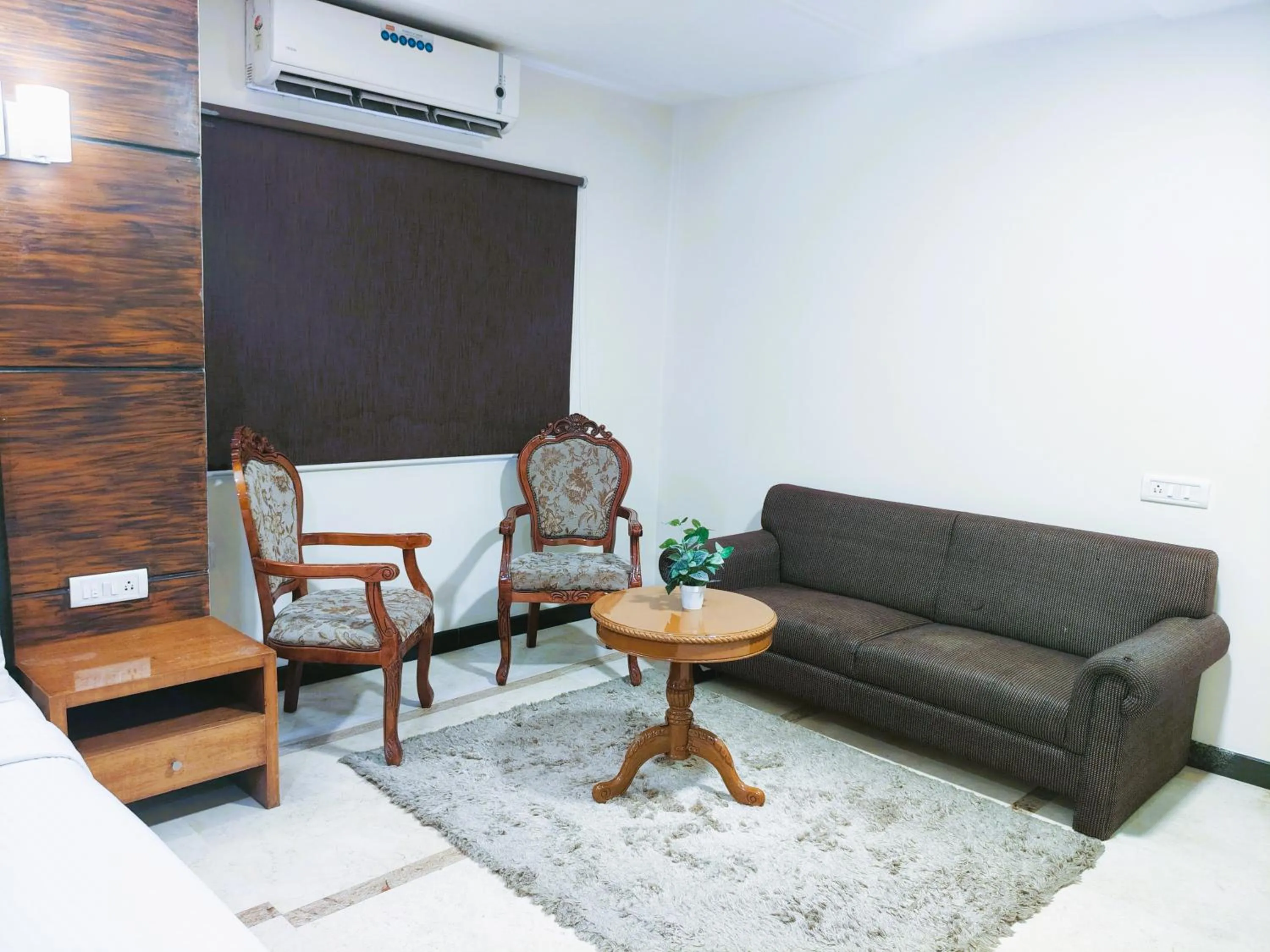 Athasri Hotel Infantry Road