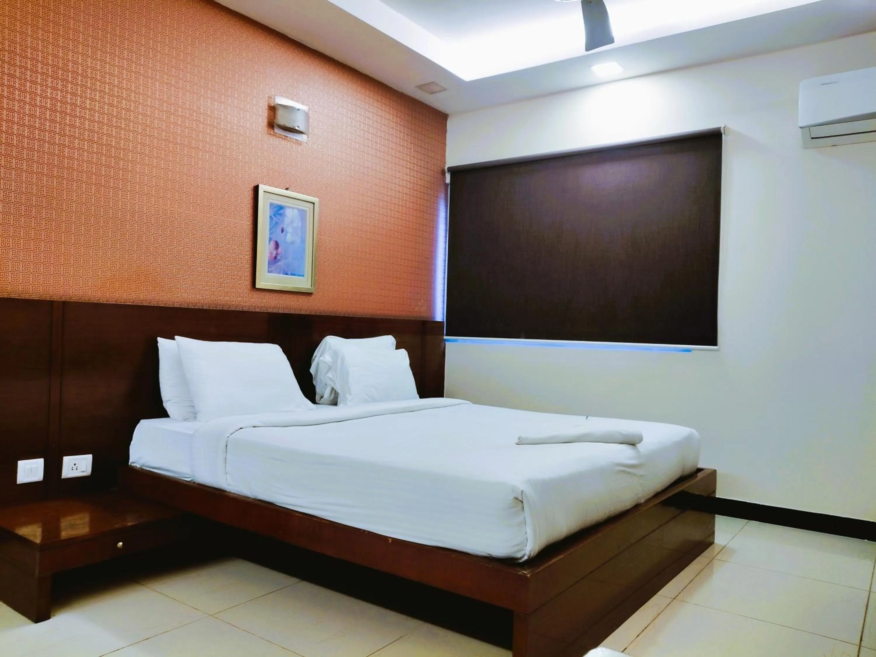 Bed in Athasri Hotel Infantry Road