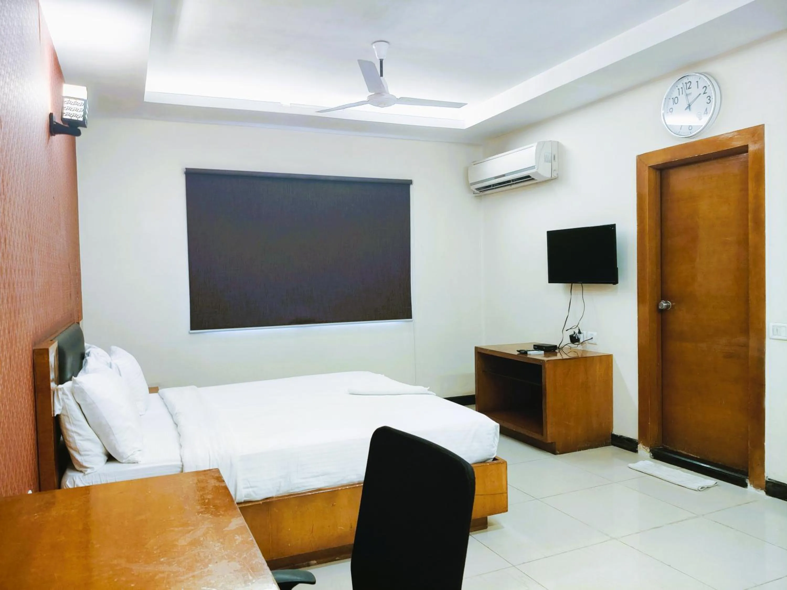 Bed in Athasri Hotel Infantry Road