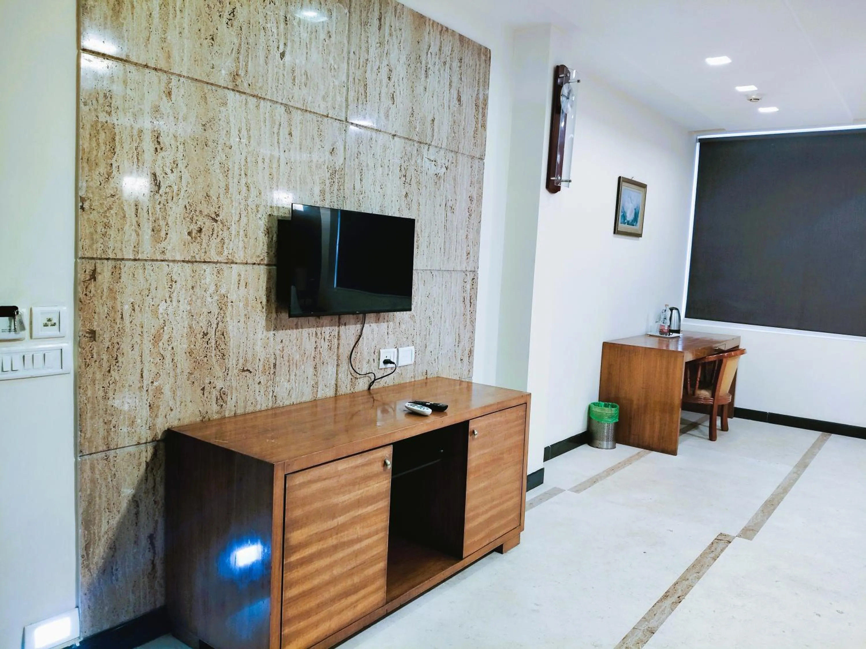 Athasri Hotel Infantry Road