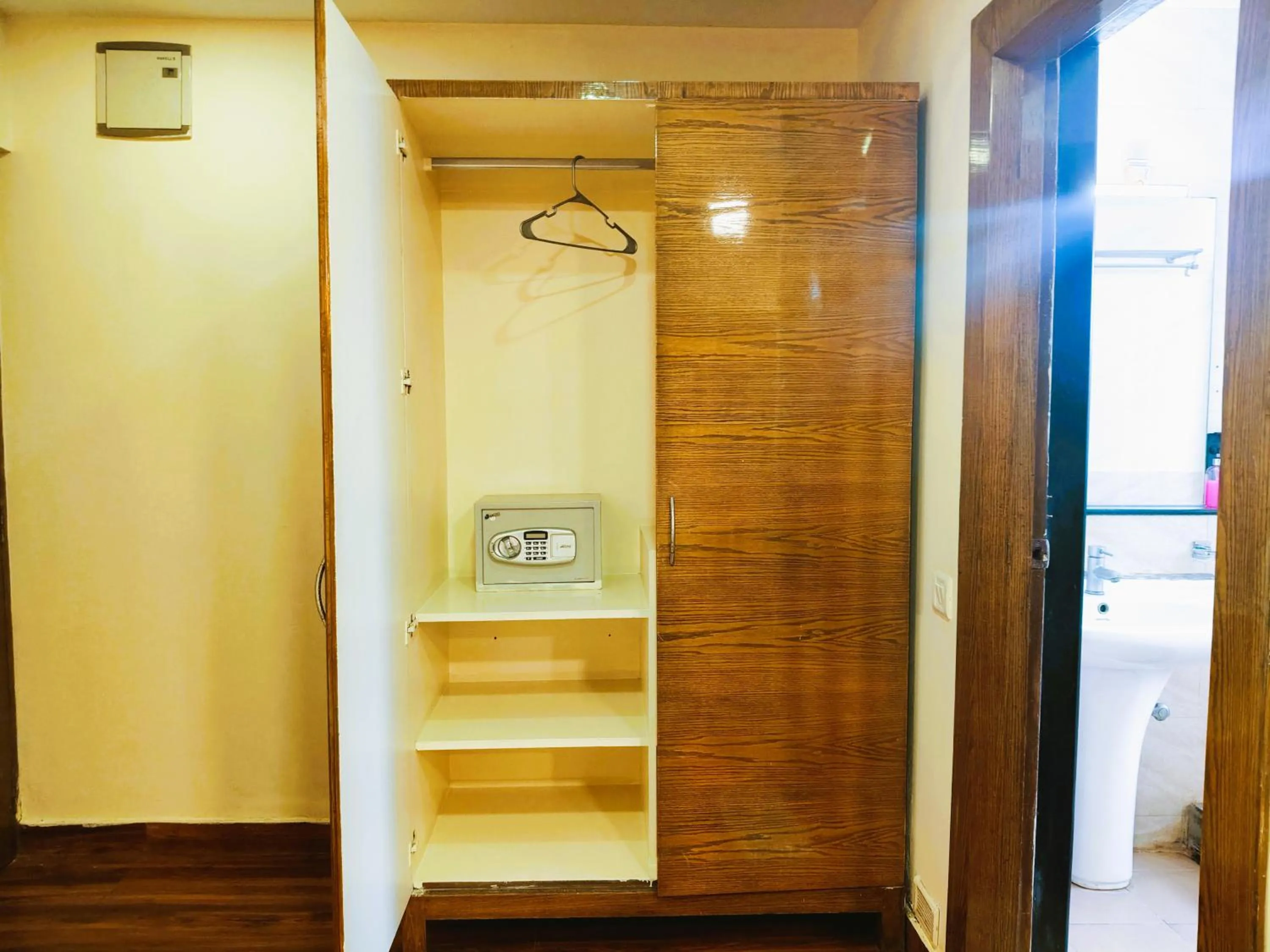 Athasri Hotel Infantry Road