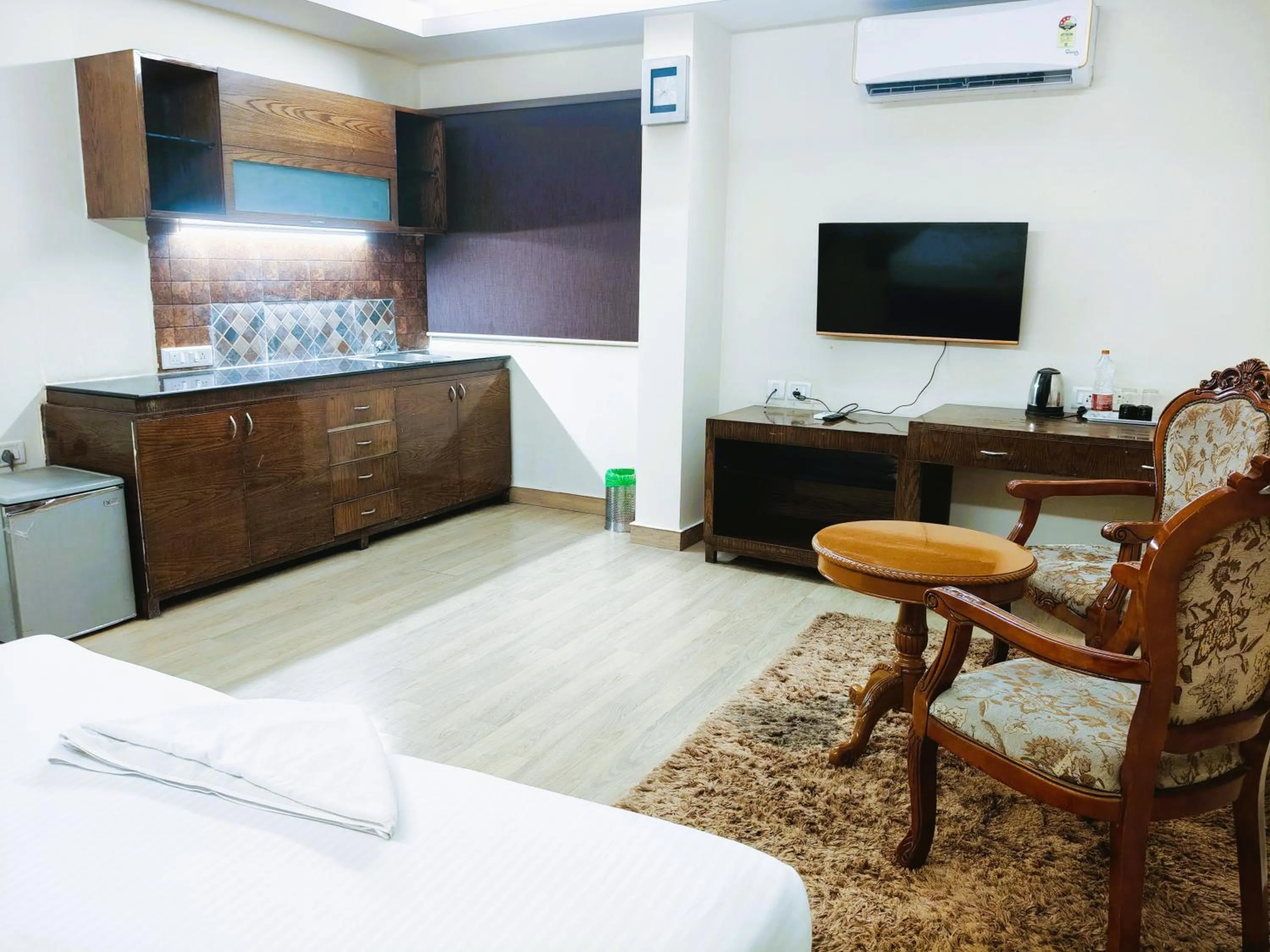 Bed in Athasri Hotel Infantry Road