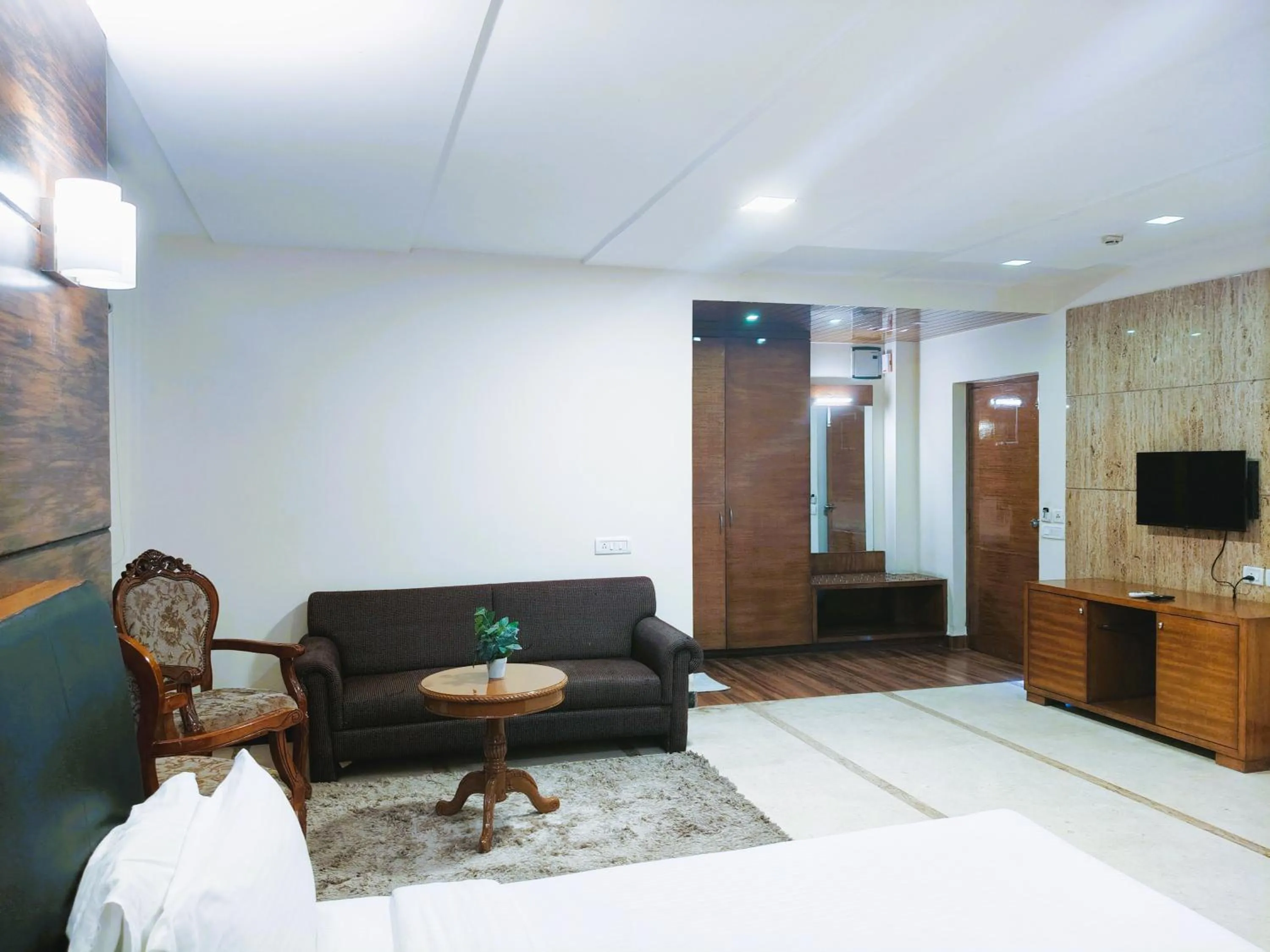 Athasri Hotel Infantry Road