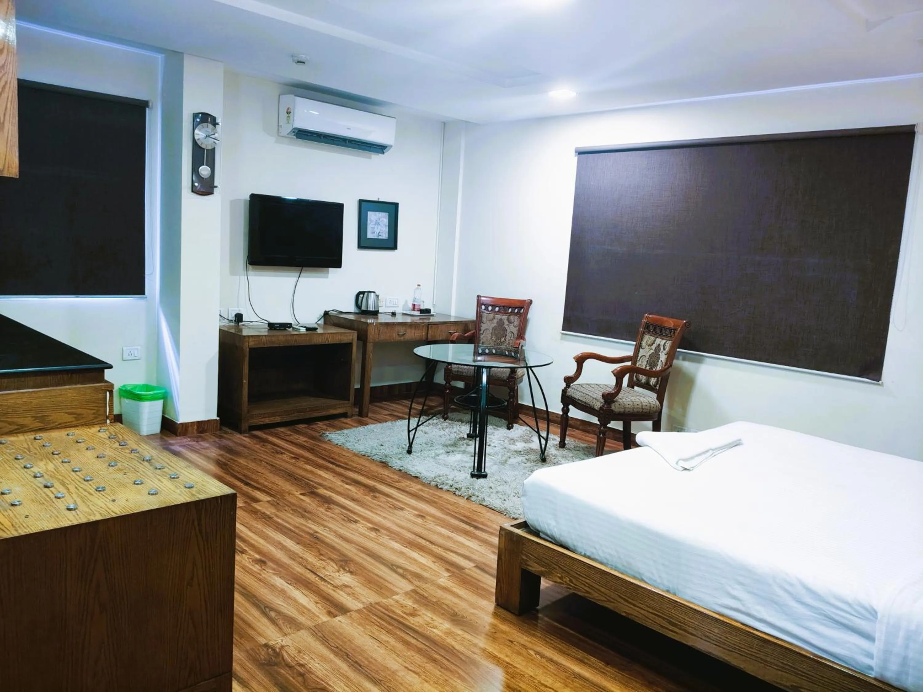 Bed in Athasri Hotel Infantry Road