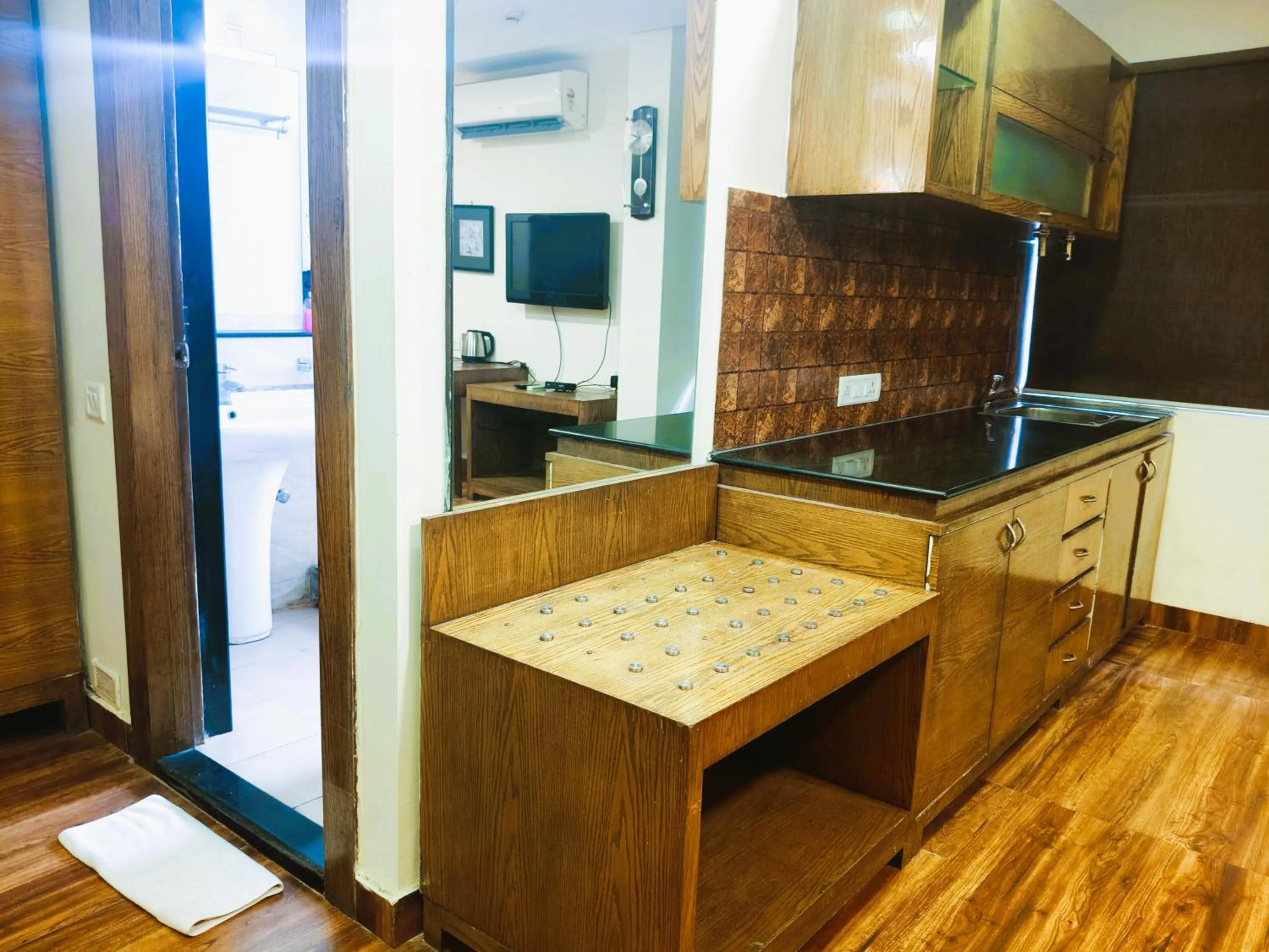 Athasri Hotel Infantry Road