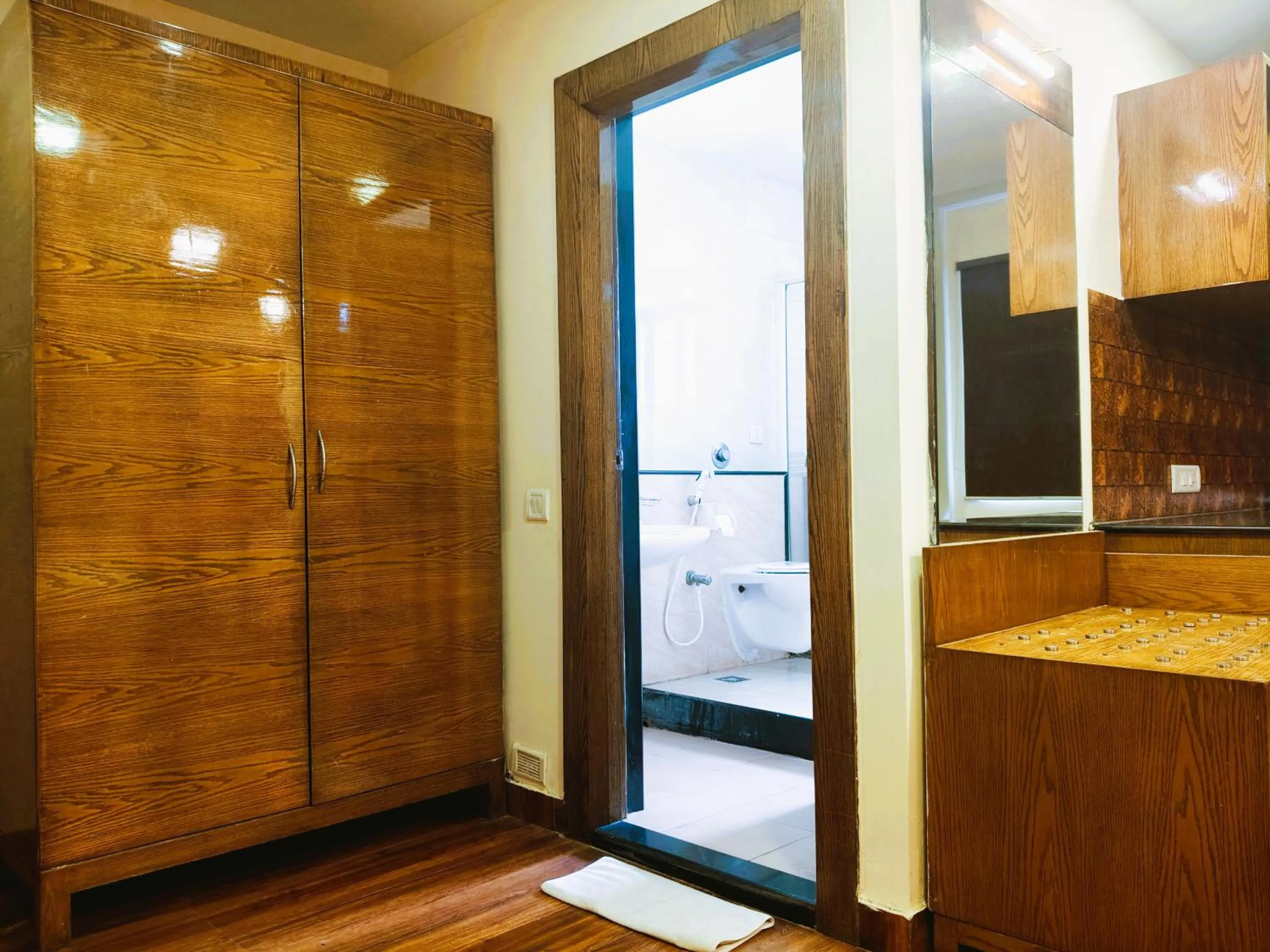 Athasri Hotel Infantry Road