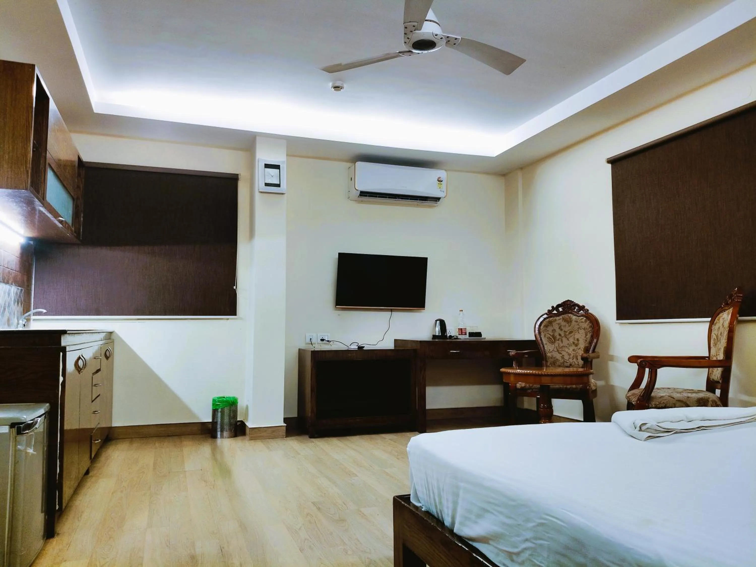 Bed in Athasri Hotel Infantry Road