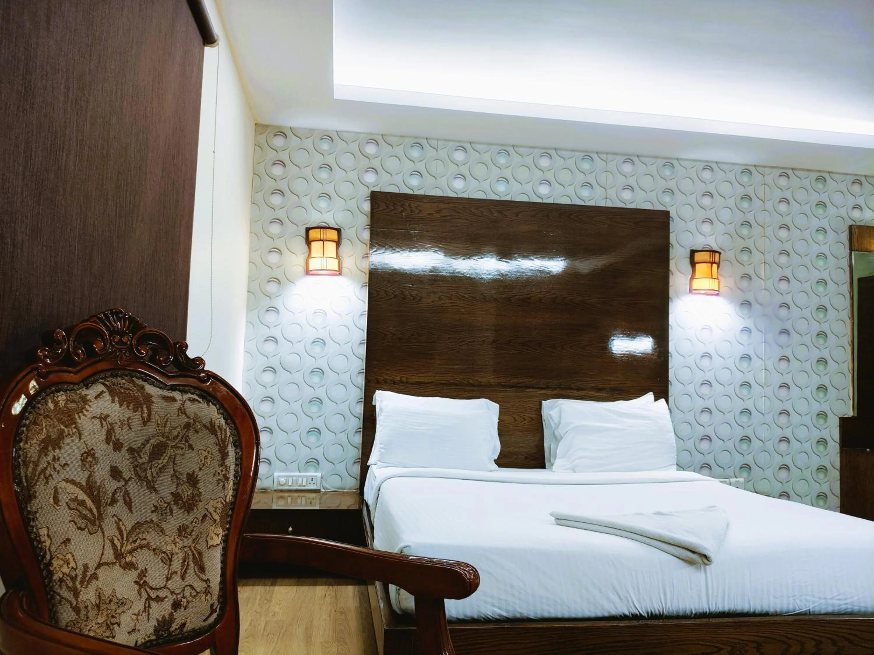 Bed in Athasri Hotel Infantry Road