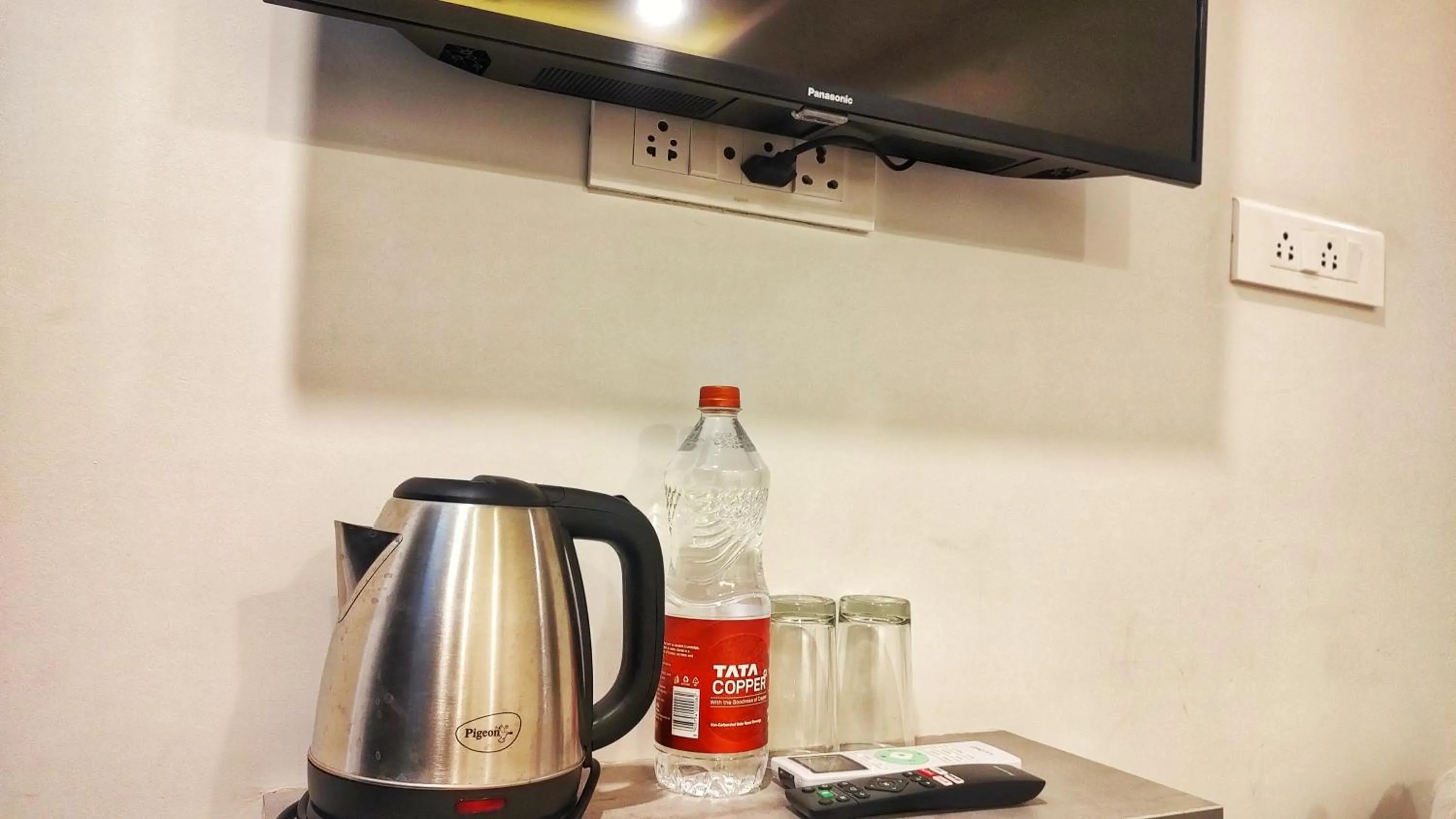 Coffee/tea facilities in Athasri Hotel Infantry Road