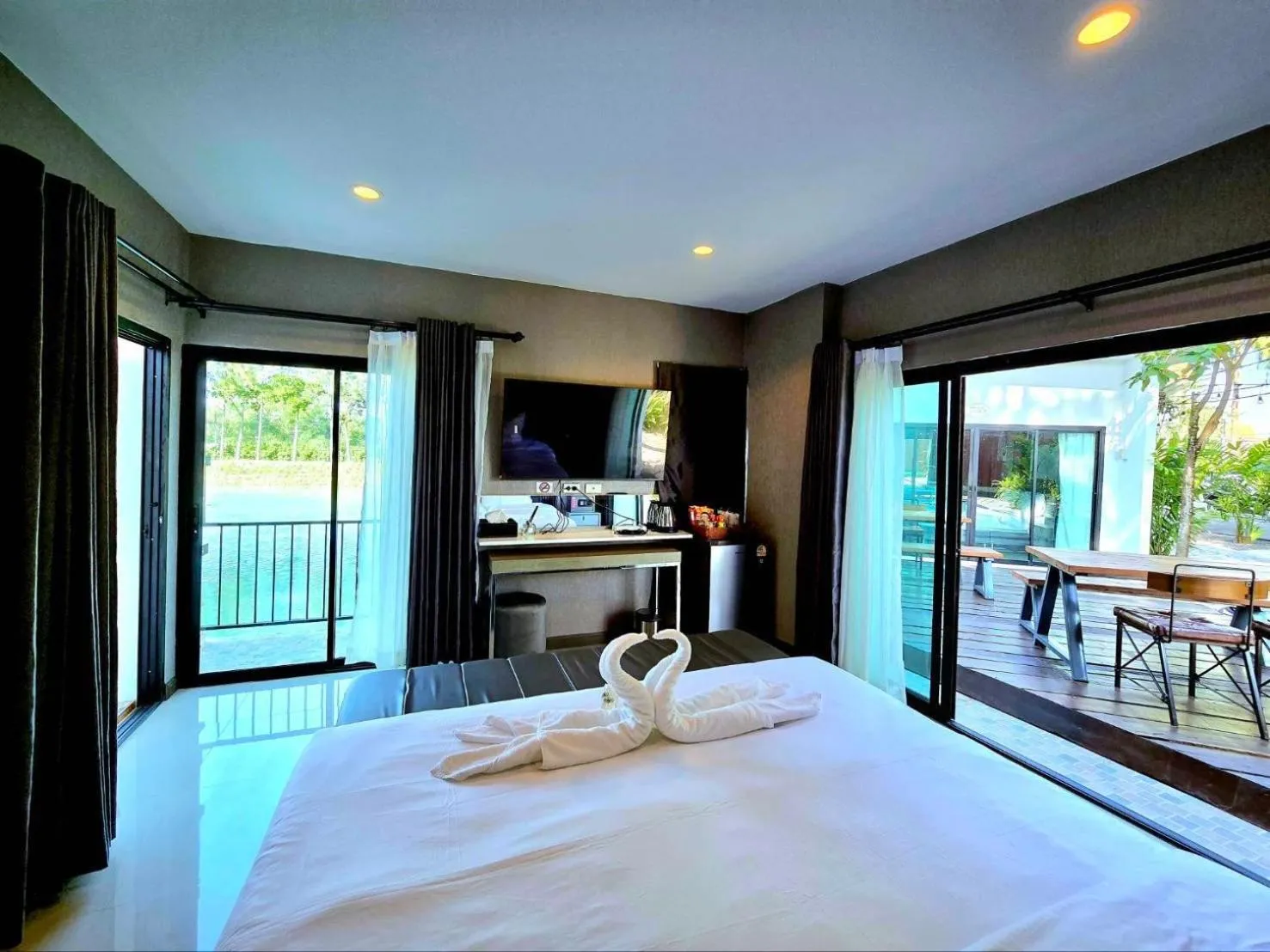 Bed in SkyBird Lake View Resort Khaoyai