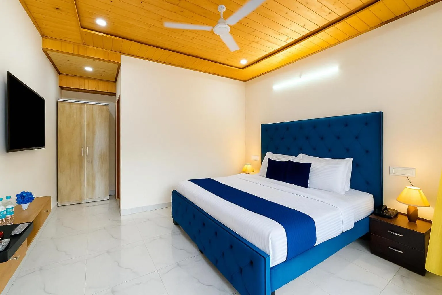 Bed in Hotel Shiva Lake - Near Mussoorie Lake