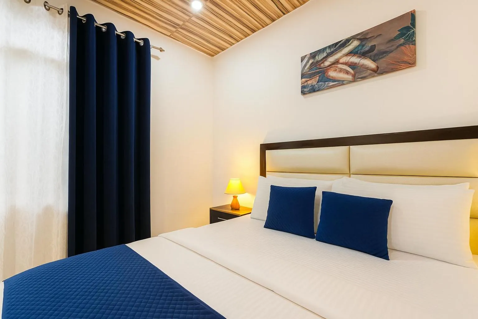 Bed in Hotel Shiva Lake - Near Mussoorie Lake