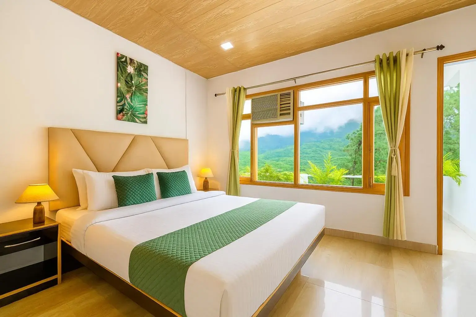 Double Room with Balcony - single occupancy in Hotel Shiva Lake - Near Mussoorie Lake Double Room with Balcony - single occupancy in Hotel Shiva Lake - Near Mussoorie Lake