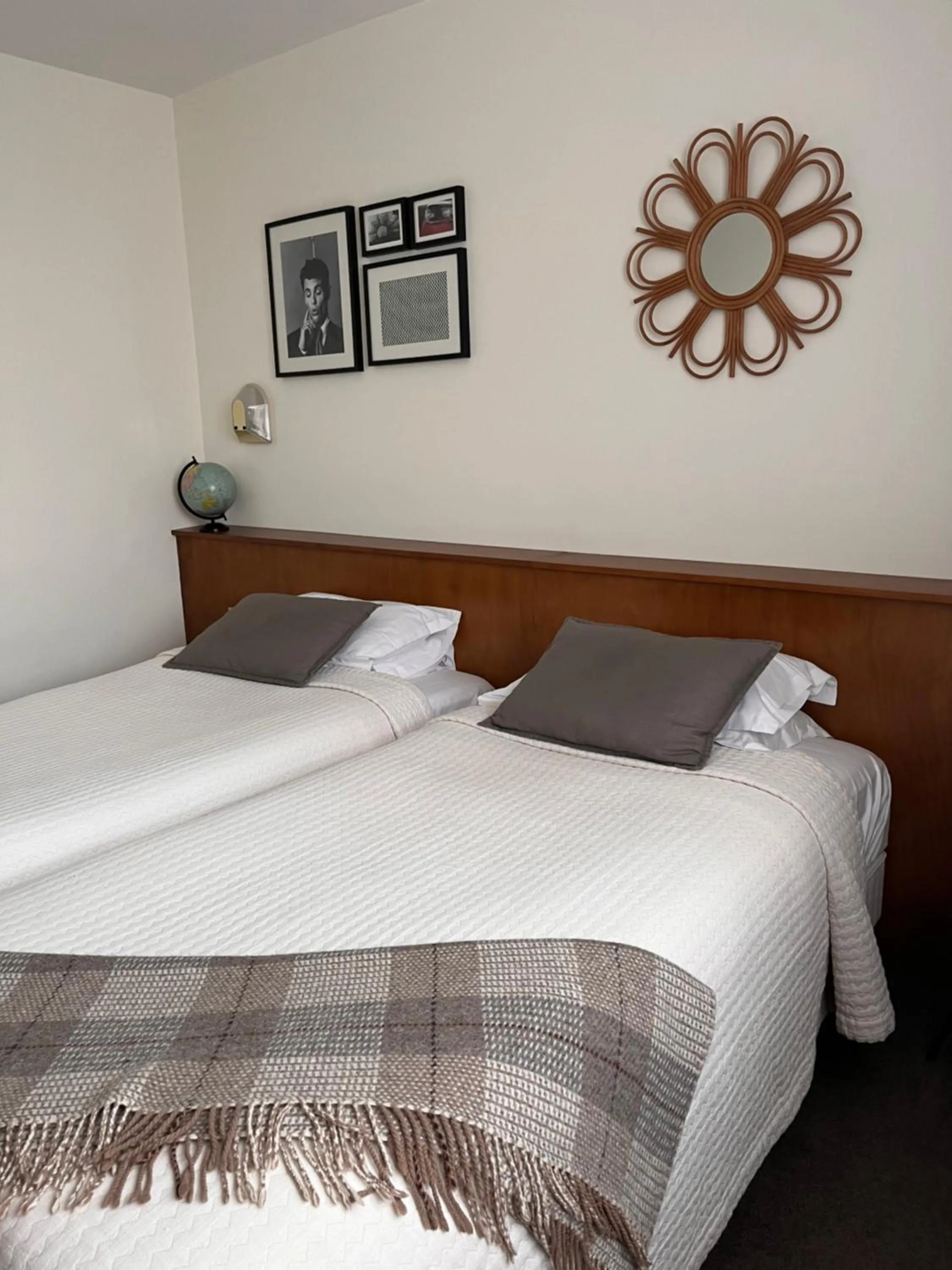 Bed in Le Téméraire Hôtel