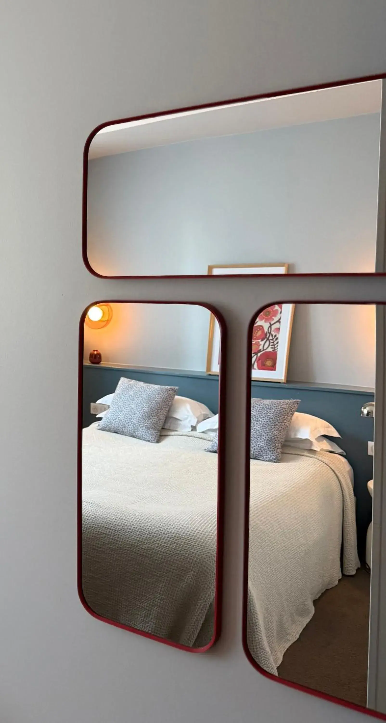 Double Room with Private Bathroom in Le Téméraire Hôtel Double Room with Private Bathroom in Le Téméraire Hôtel