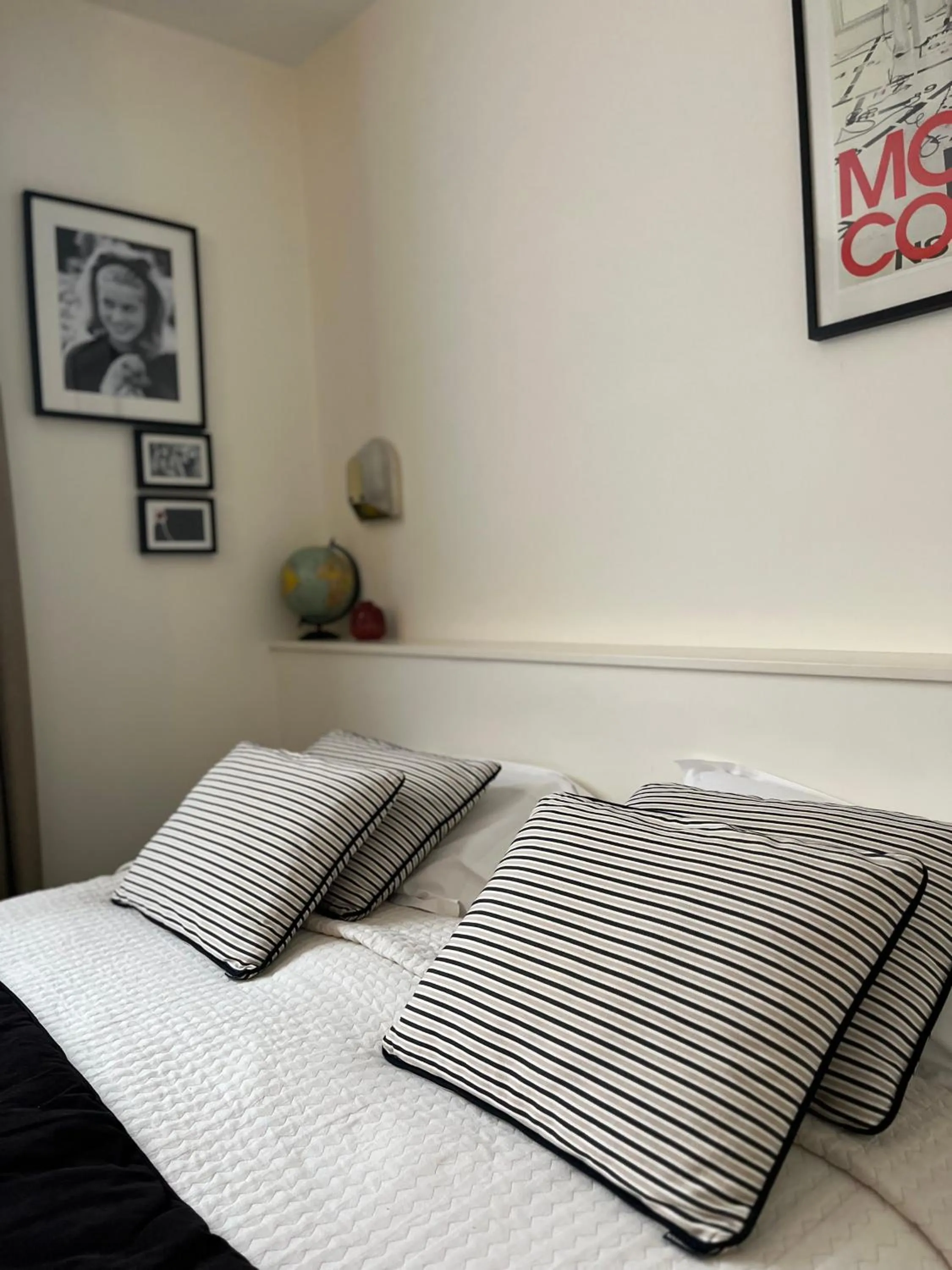 Bed in Le Téméraire Hôtel