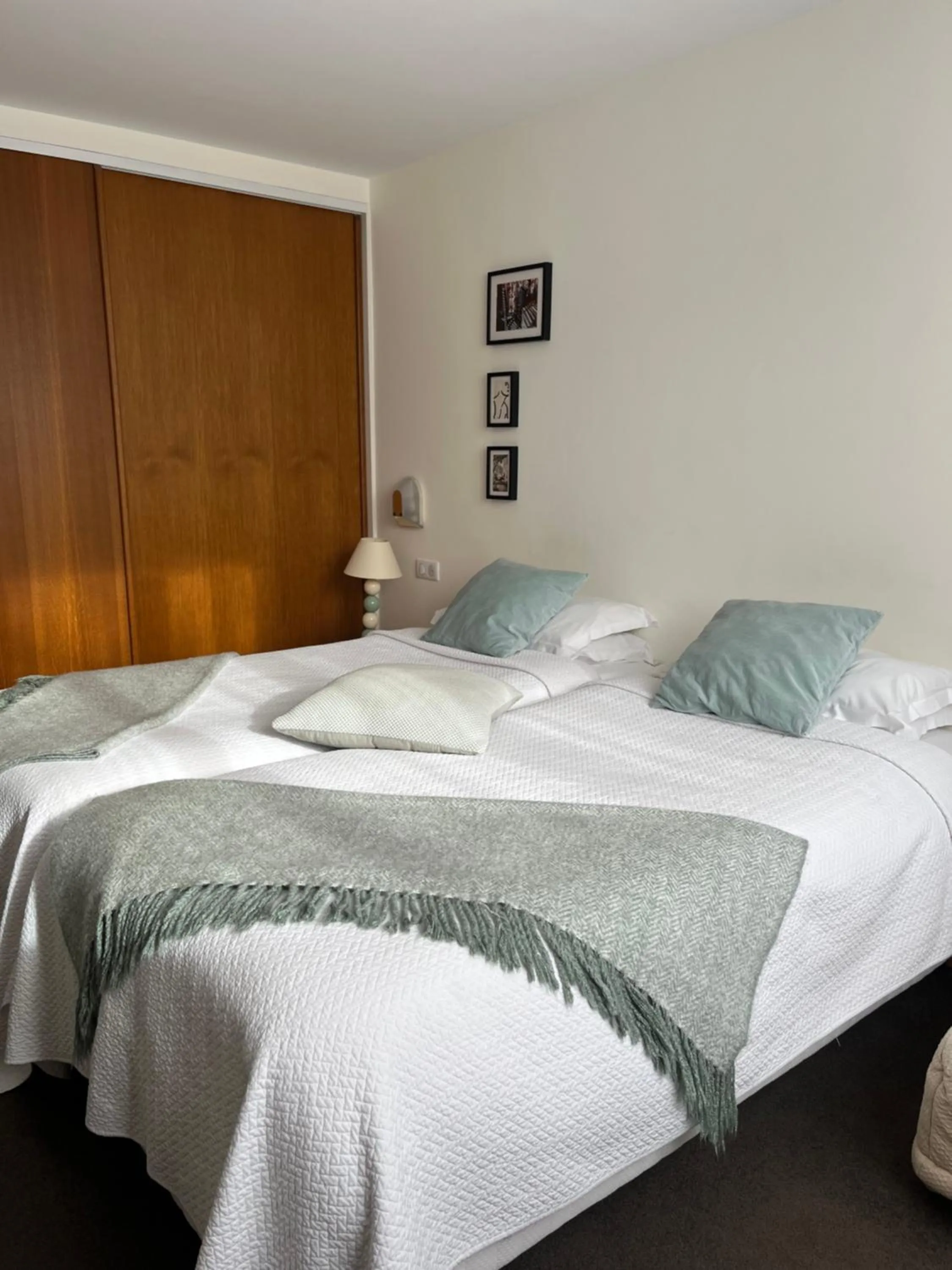 Bed in Le Téméraire Hôtel