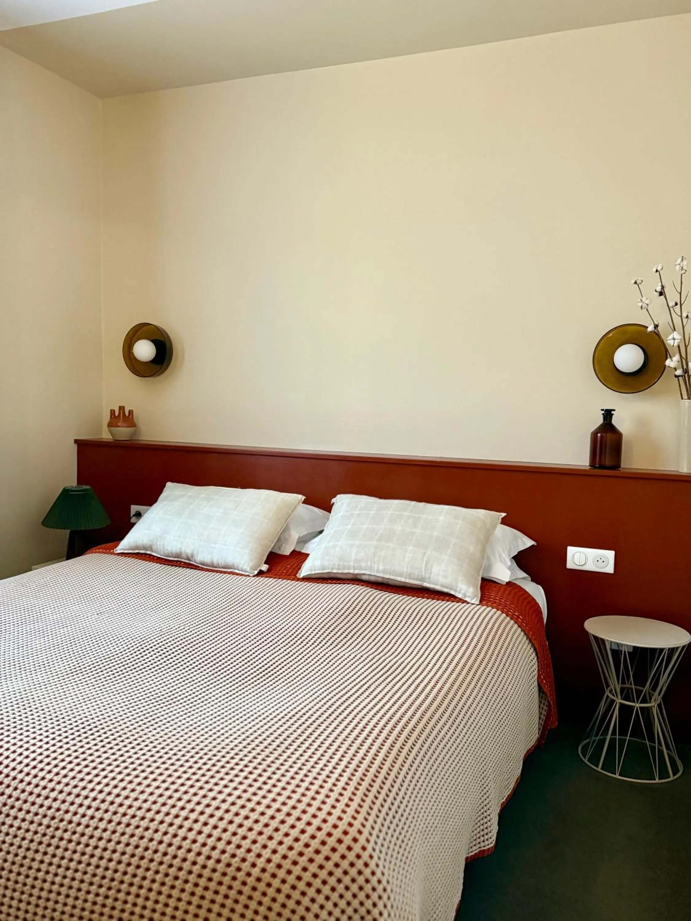 Bed in Le Téméraire Hôtel