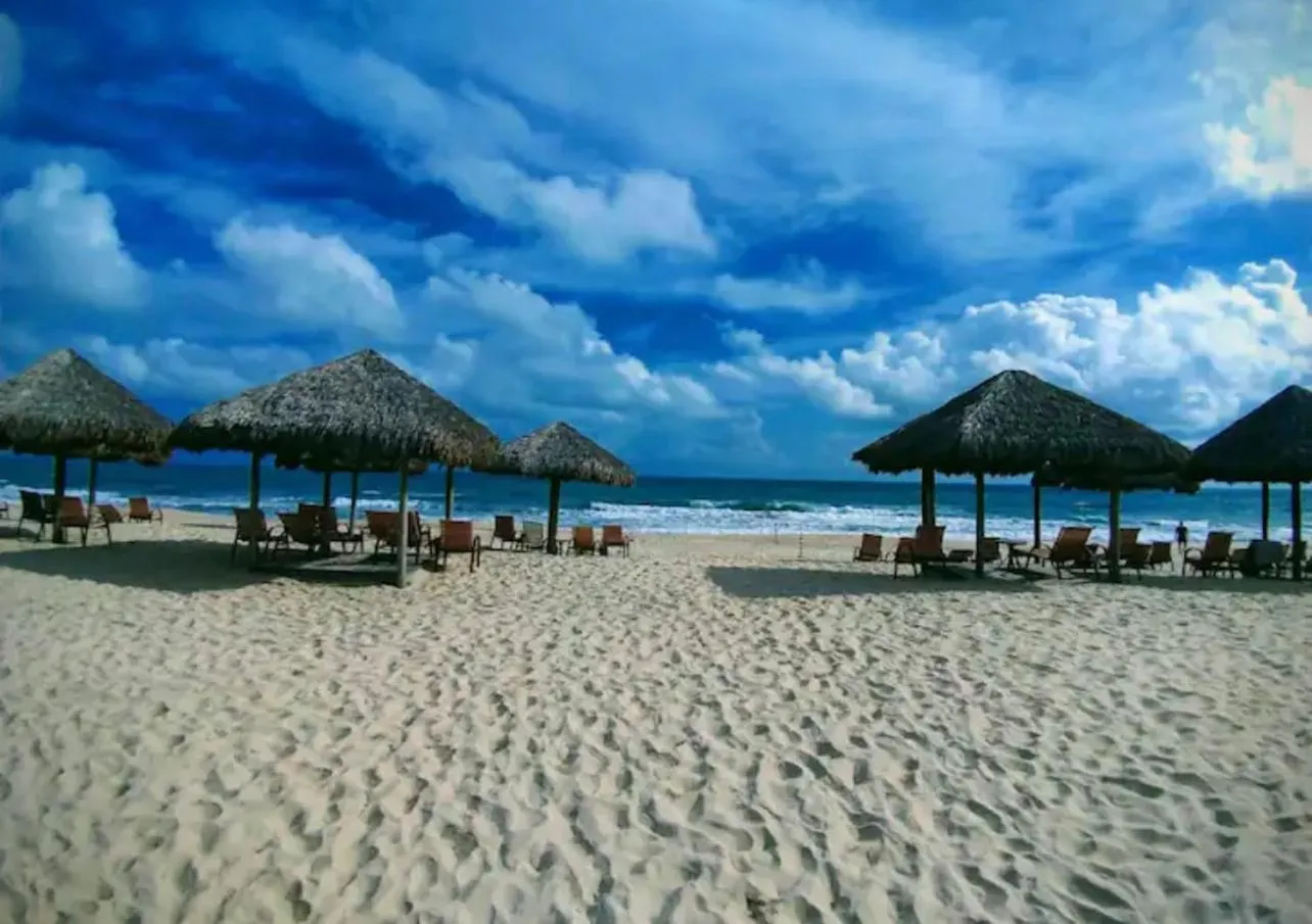 Dom Pedro Laguna Beach Resort & Golf