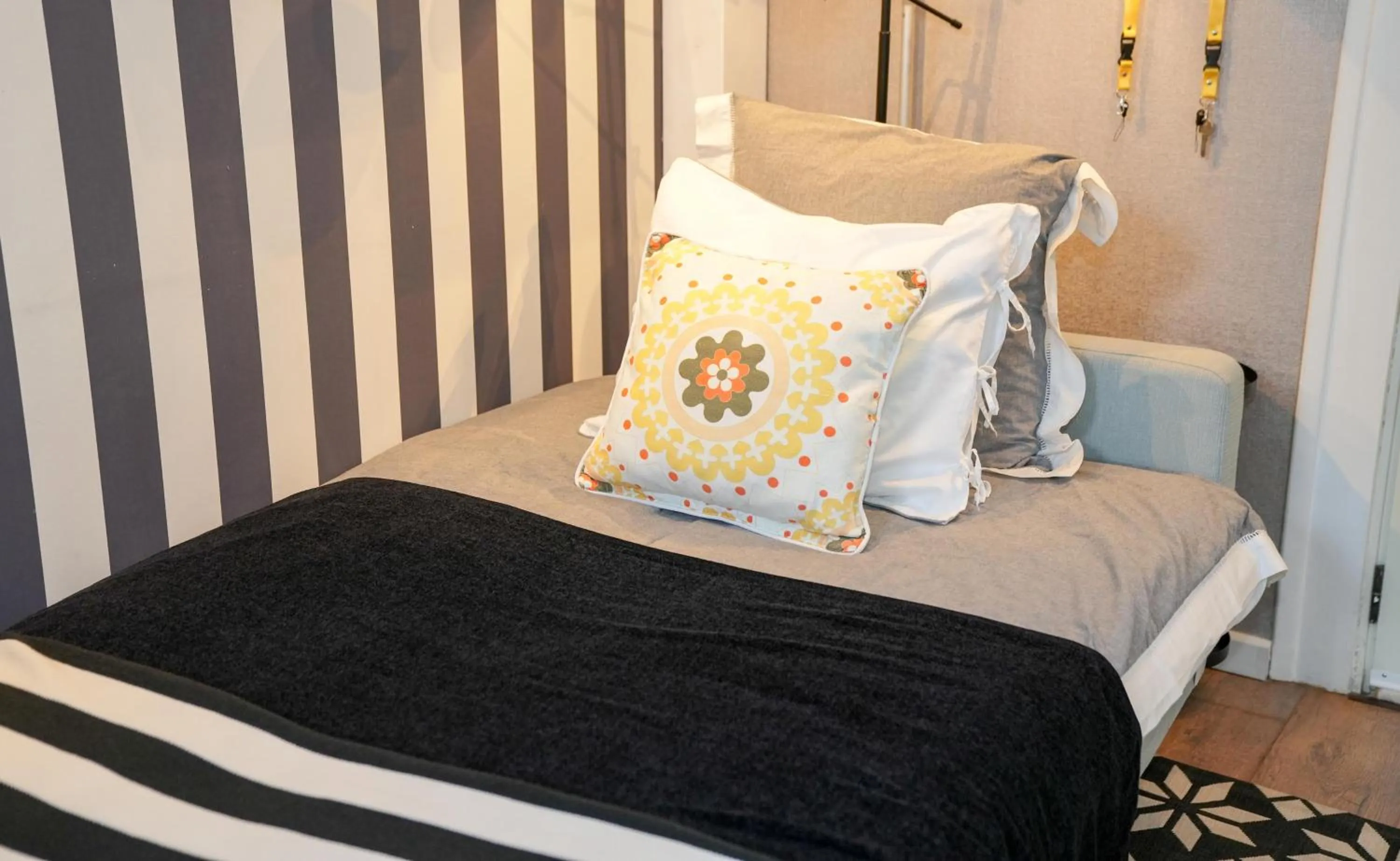 Bed in Studios with Mezzanine Rua da Moeda