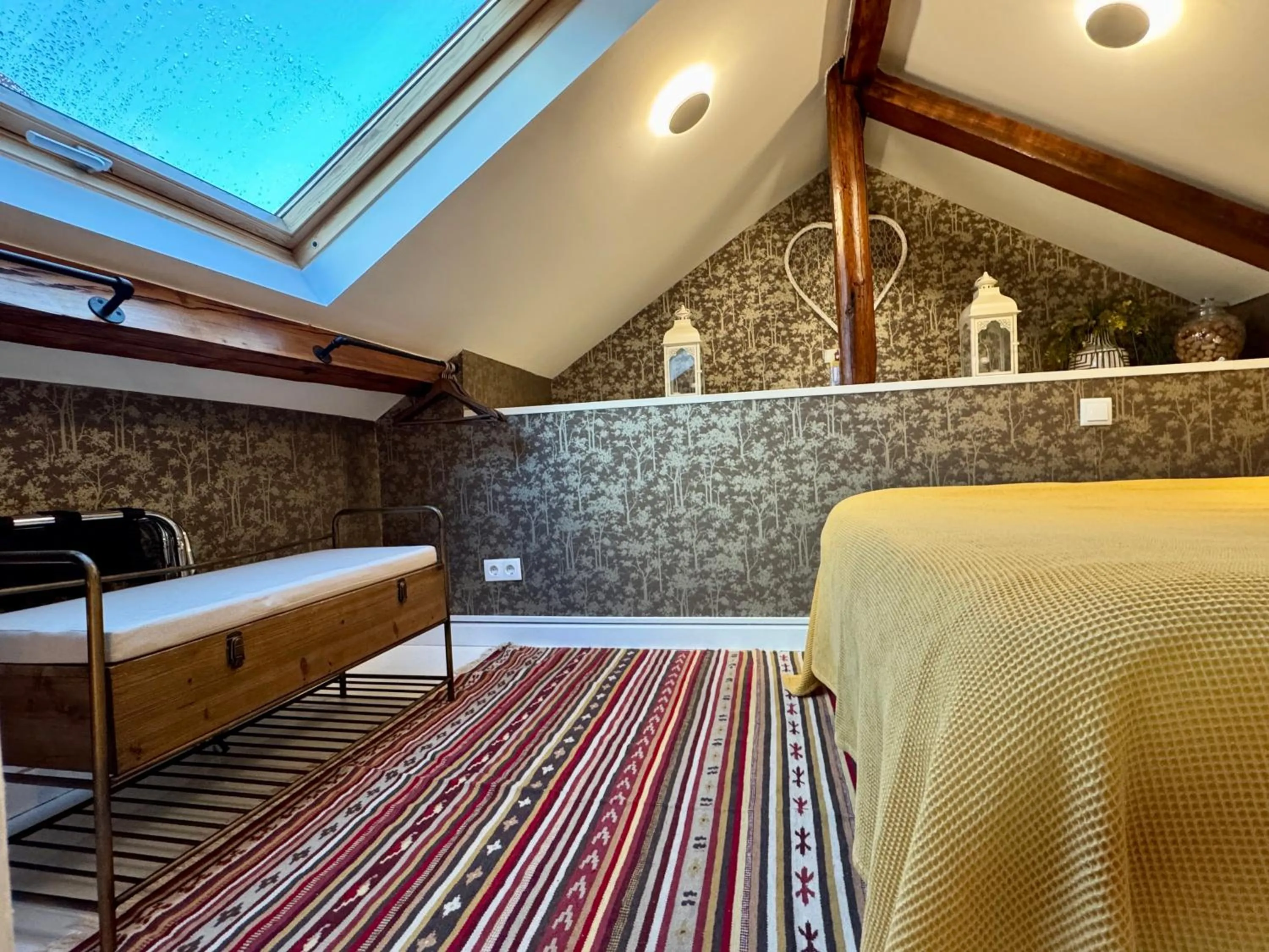 Bed in Studios with Mezzanine Rua da Moeda