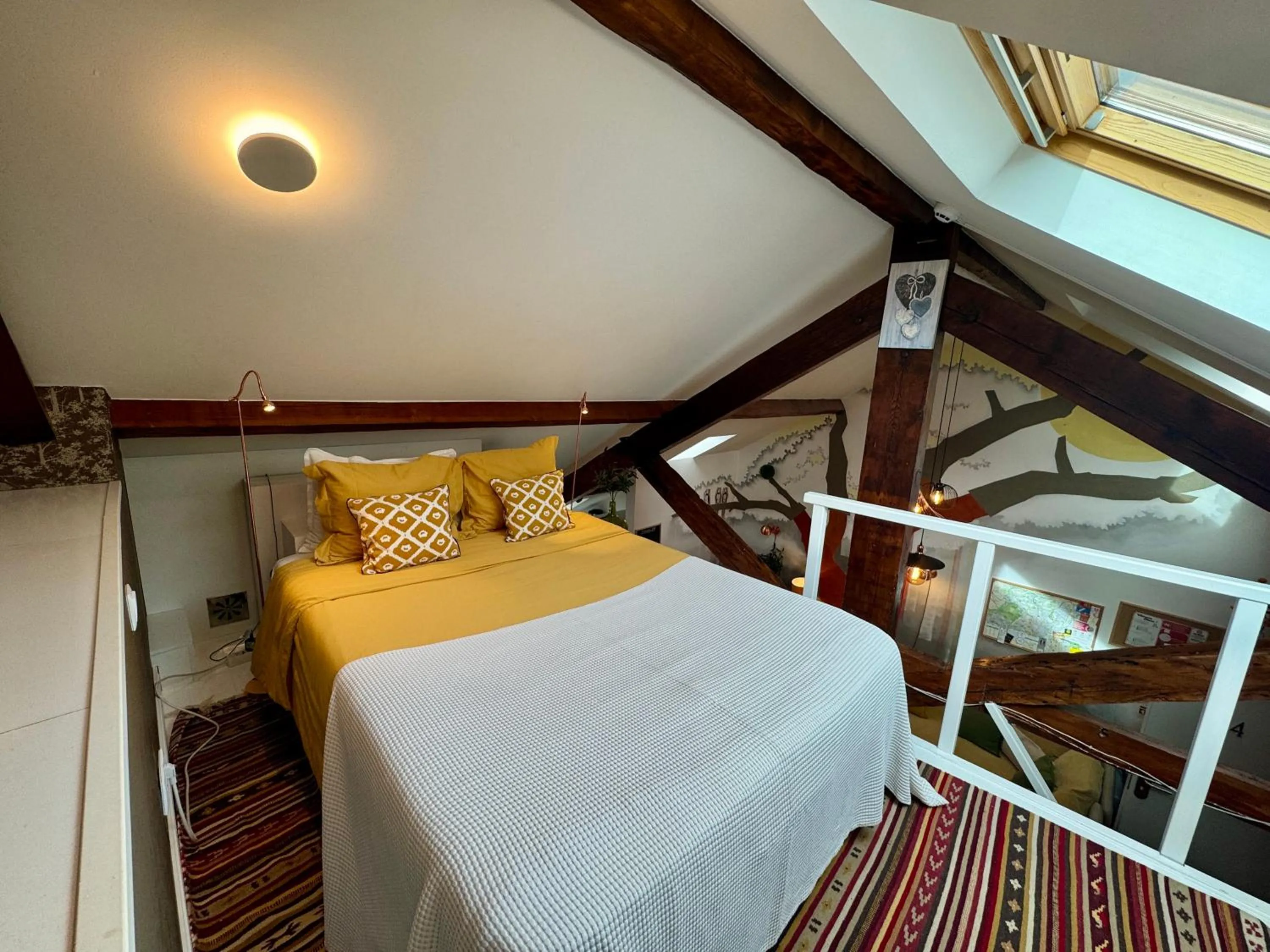 Bed in Studios with Mezzanine Rua da Moeda