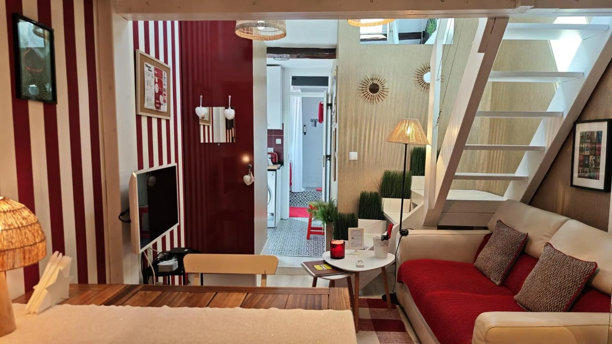 TV and multimedia in Studios with Mezzanine Rua da Moeda