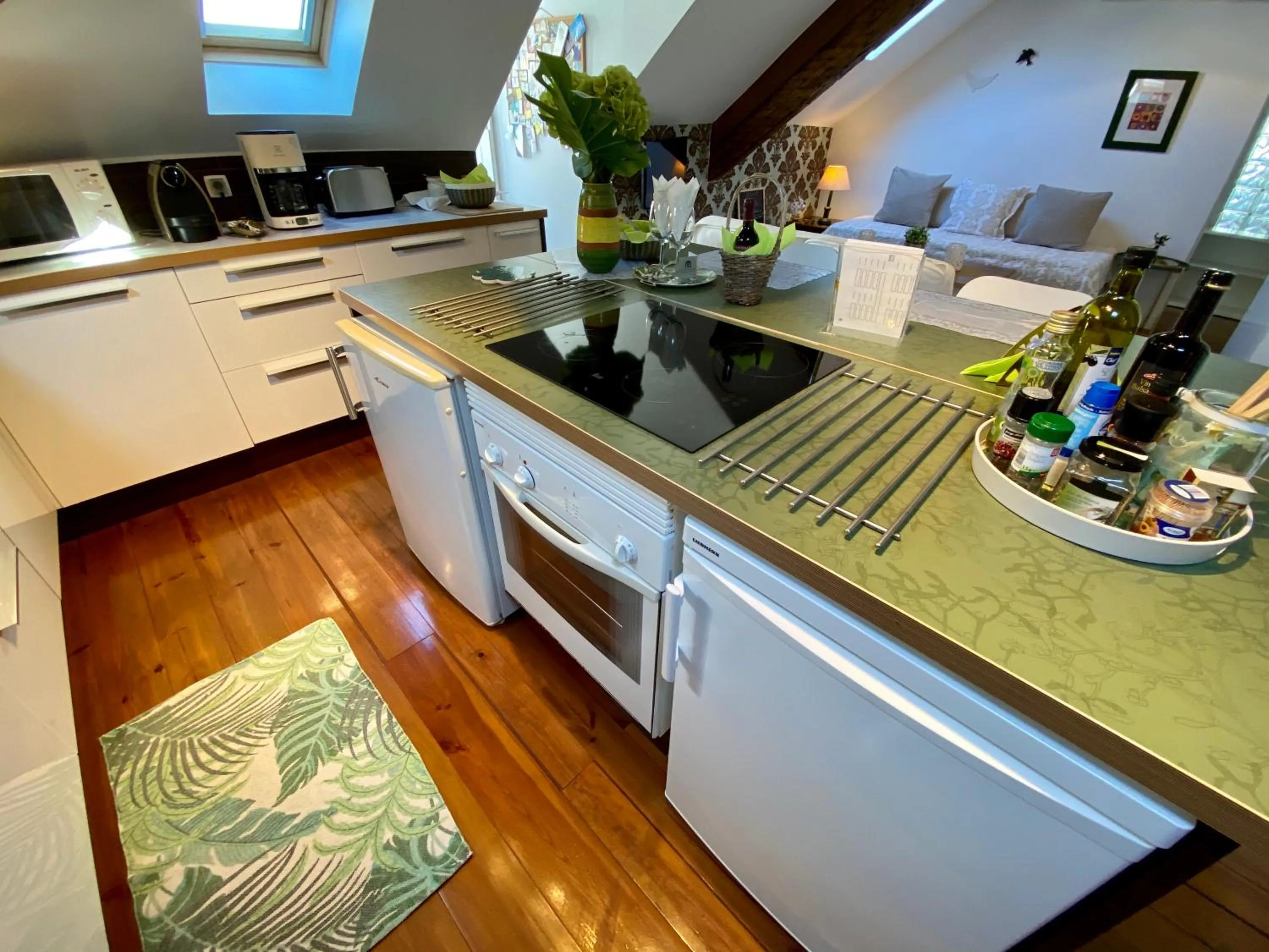 Kitchen or kitchenette in Studios with Mezzanine Rua da Moeda