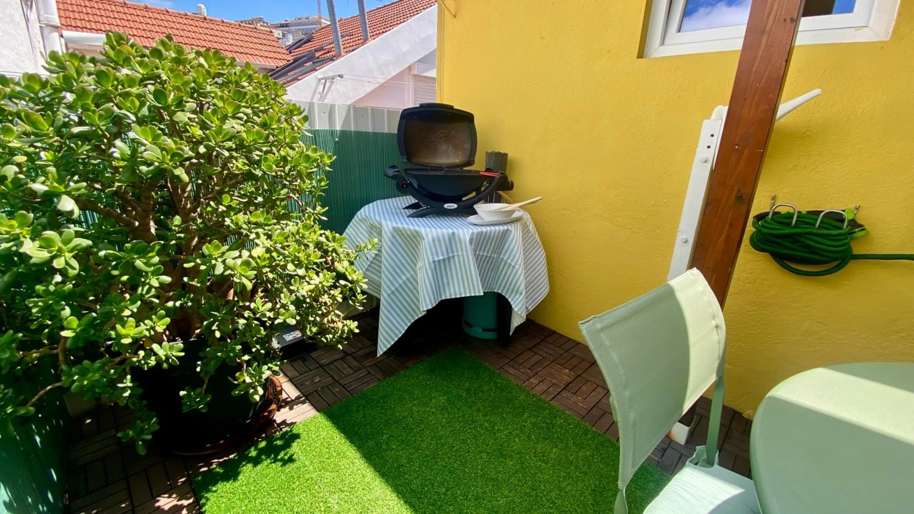 BBQ facilities in Studios with Mezzanine Rua da Moeda