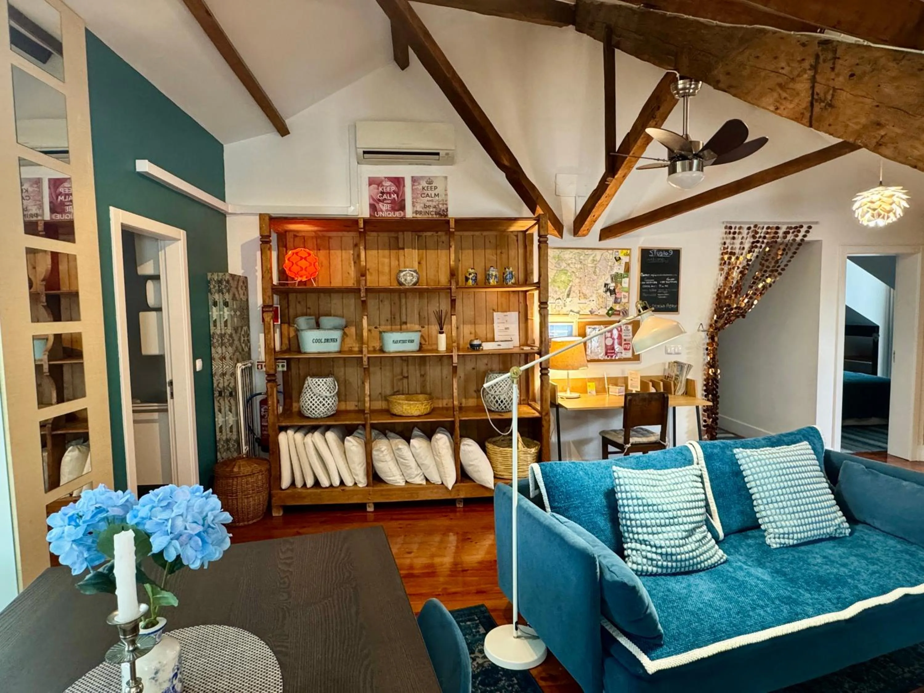 Living room in Studios with Mezzanine Rua da Moeda