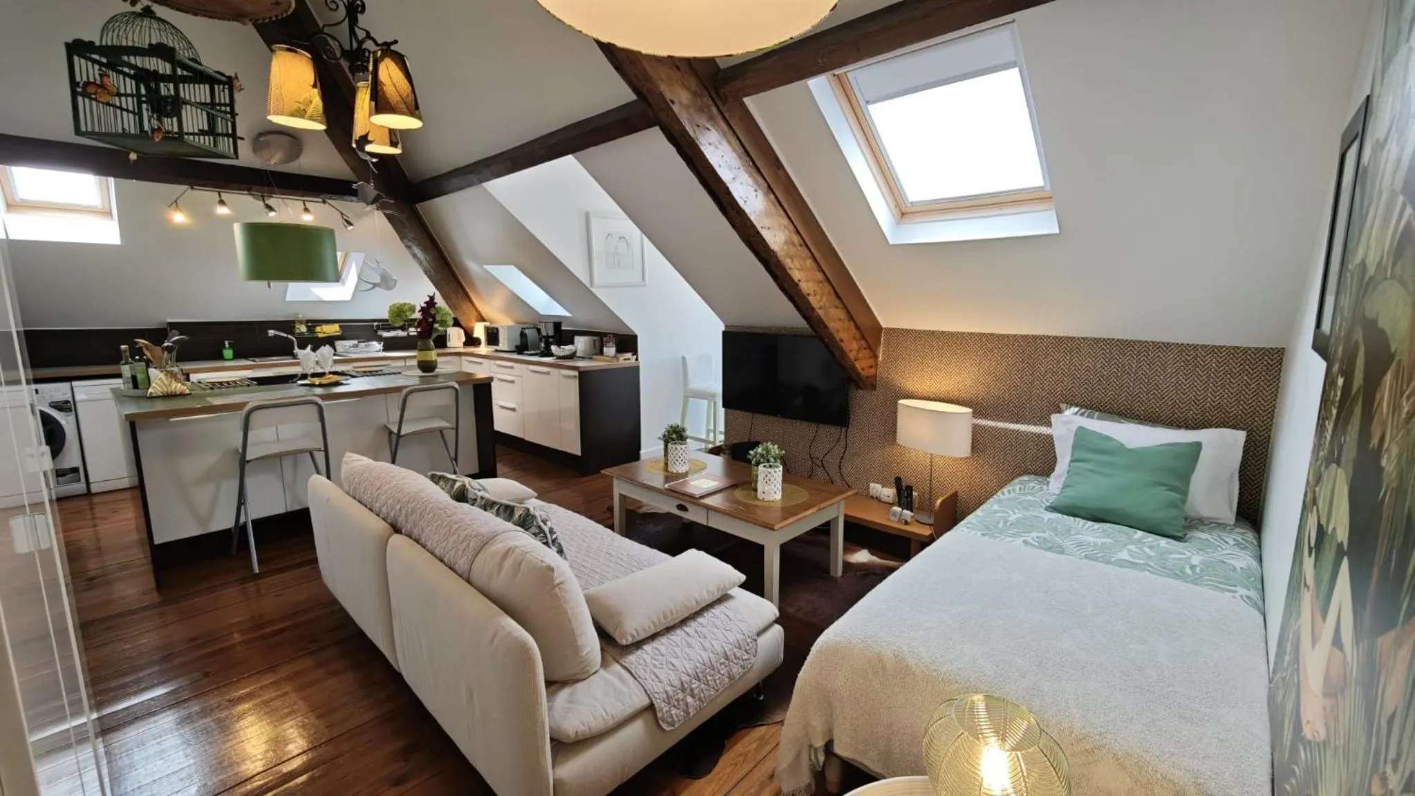 Bed in Studios with Mezzanine Rua da Moeda