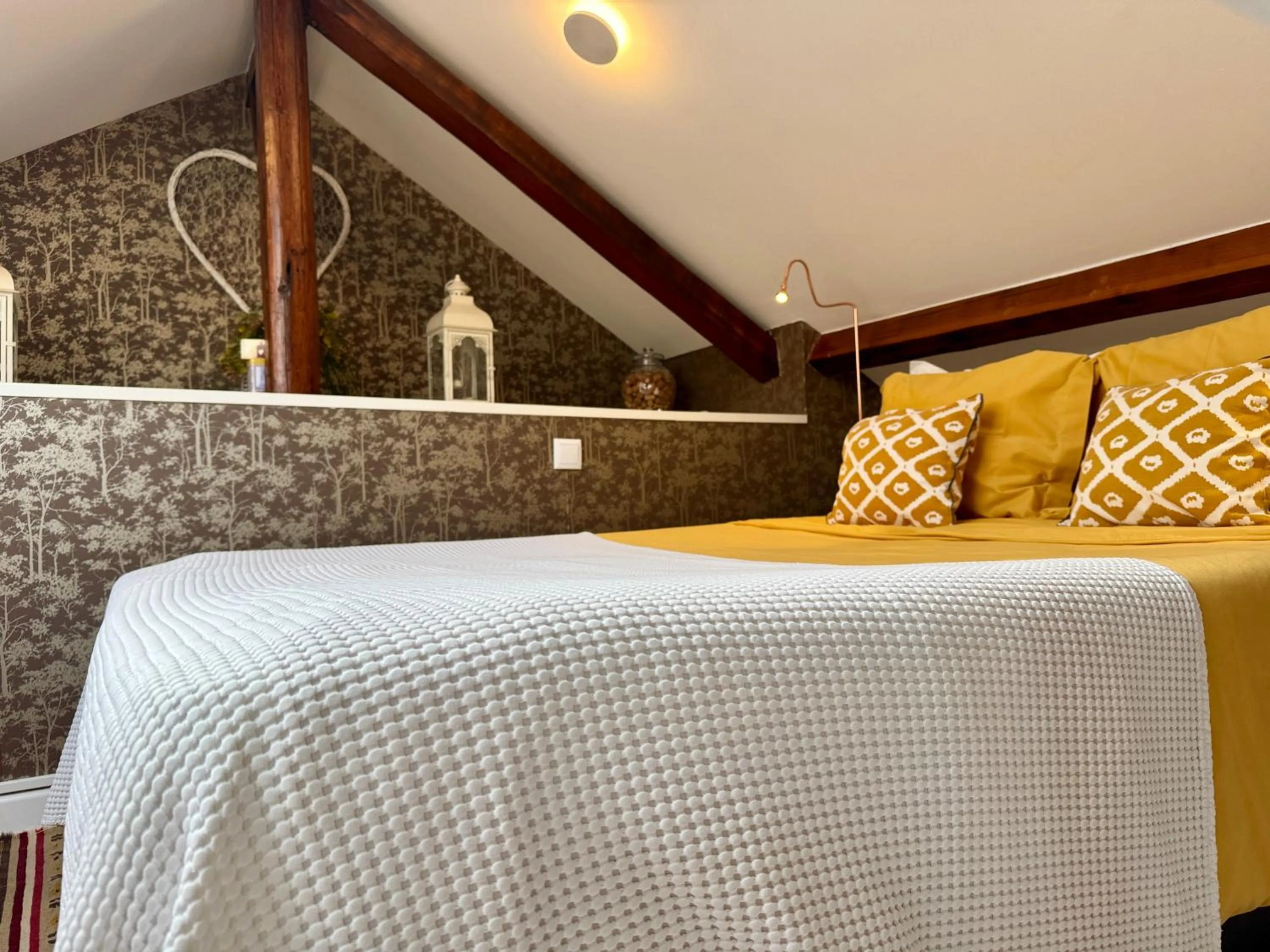 Bed in Studios with Mezzanine Rua da Moeda