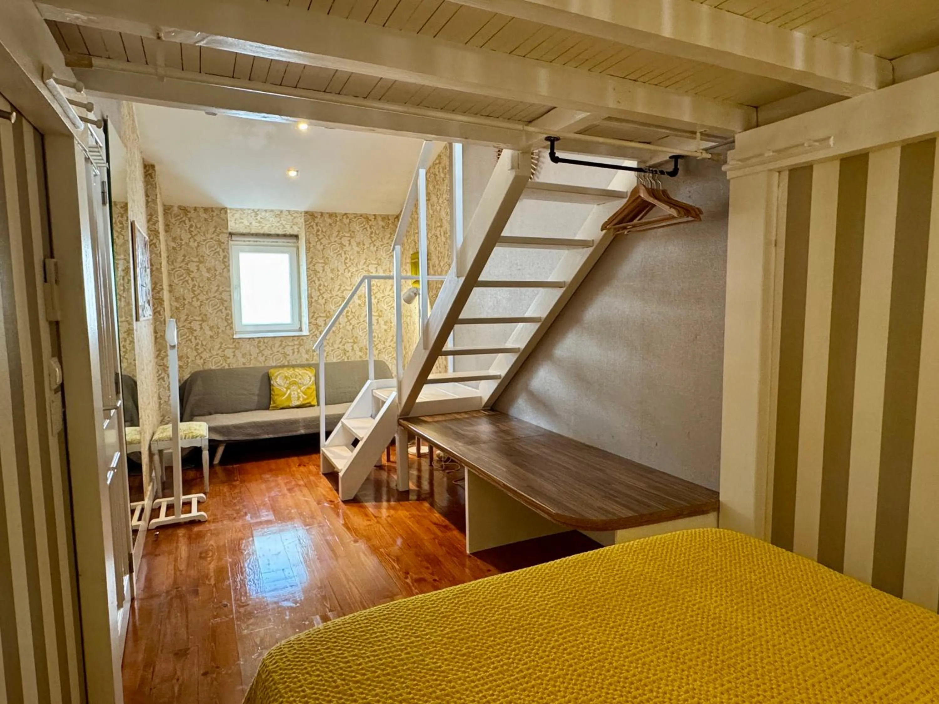 Bed in Studios with Mezzanine Rua da Moeda